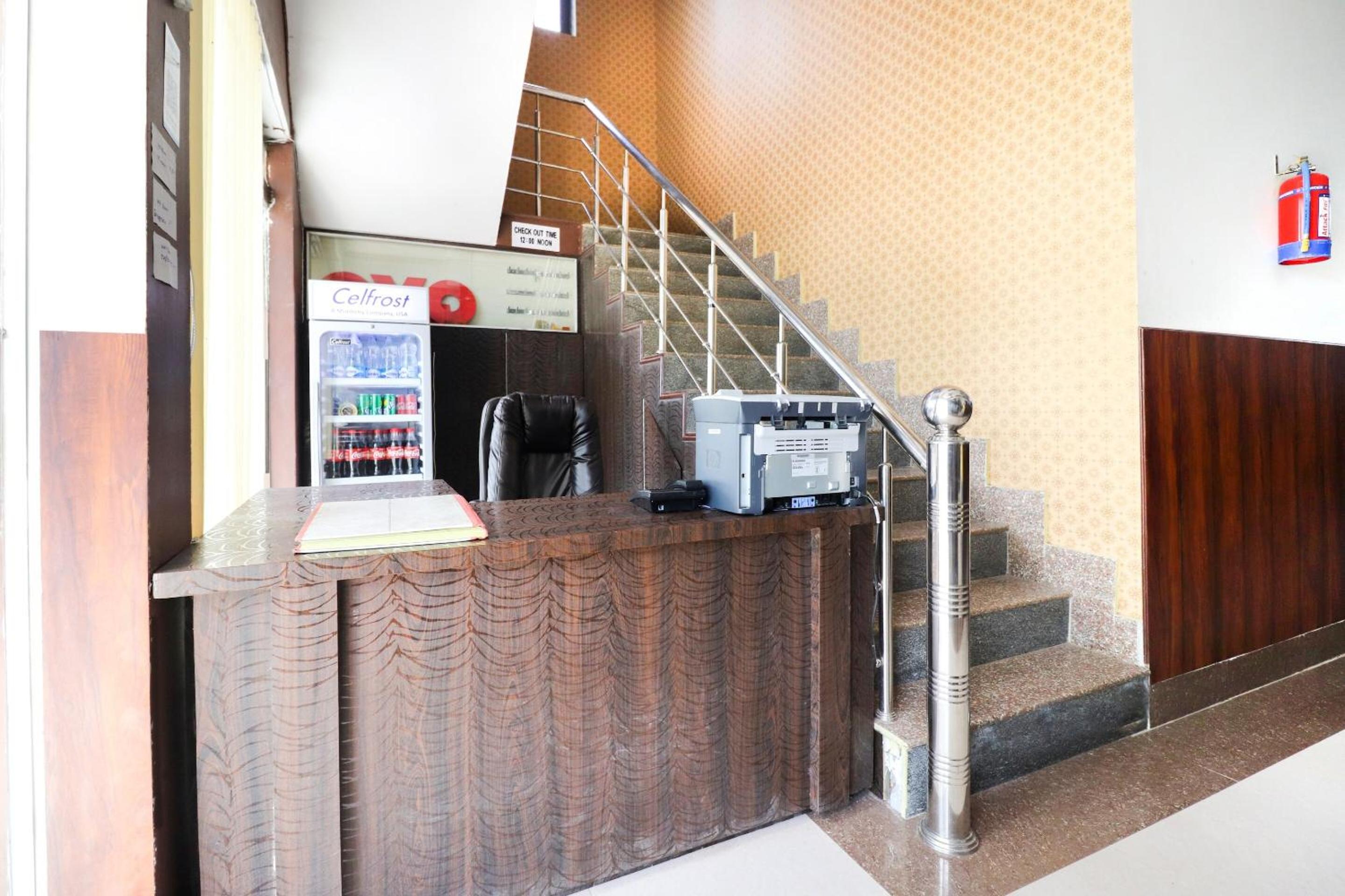 Lobby & Reception
