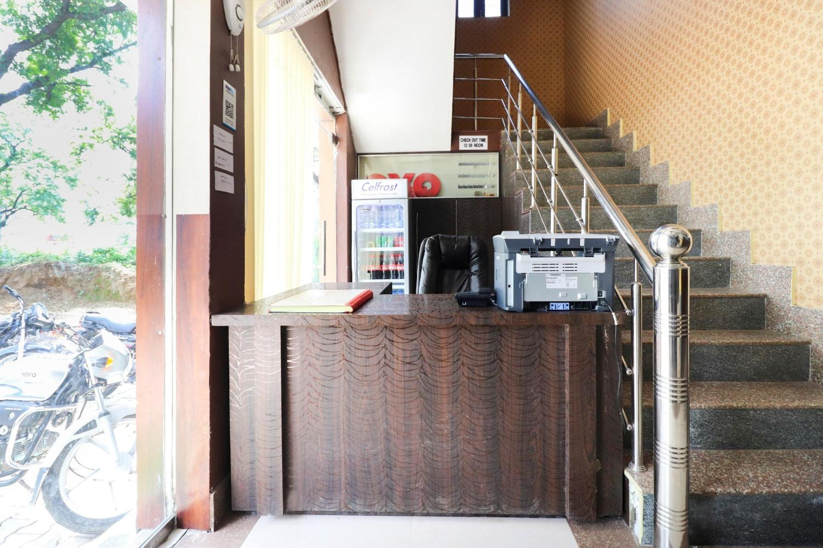 Lobby & Reception