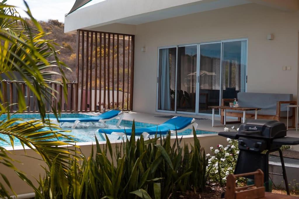 Luxury Getaway Living with Private Pool