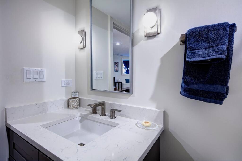 Stylish 2BR stunner in unbeatable location view 3