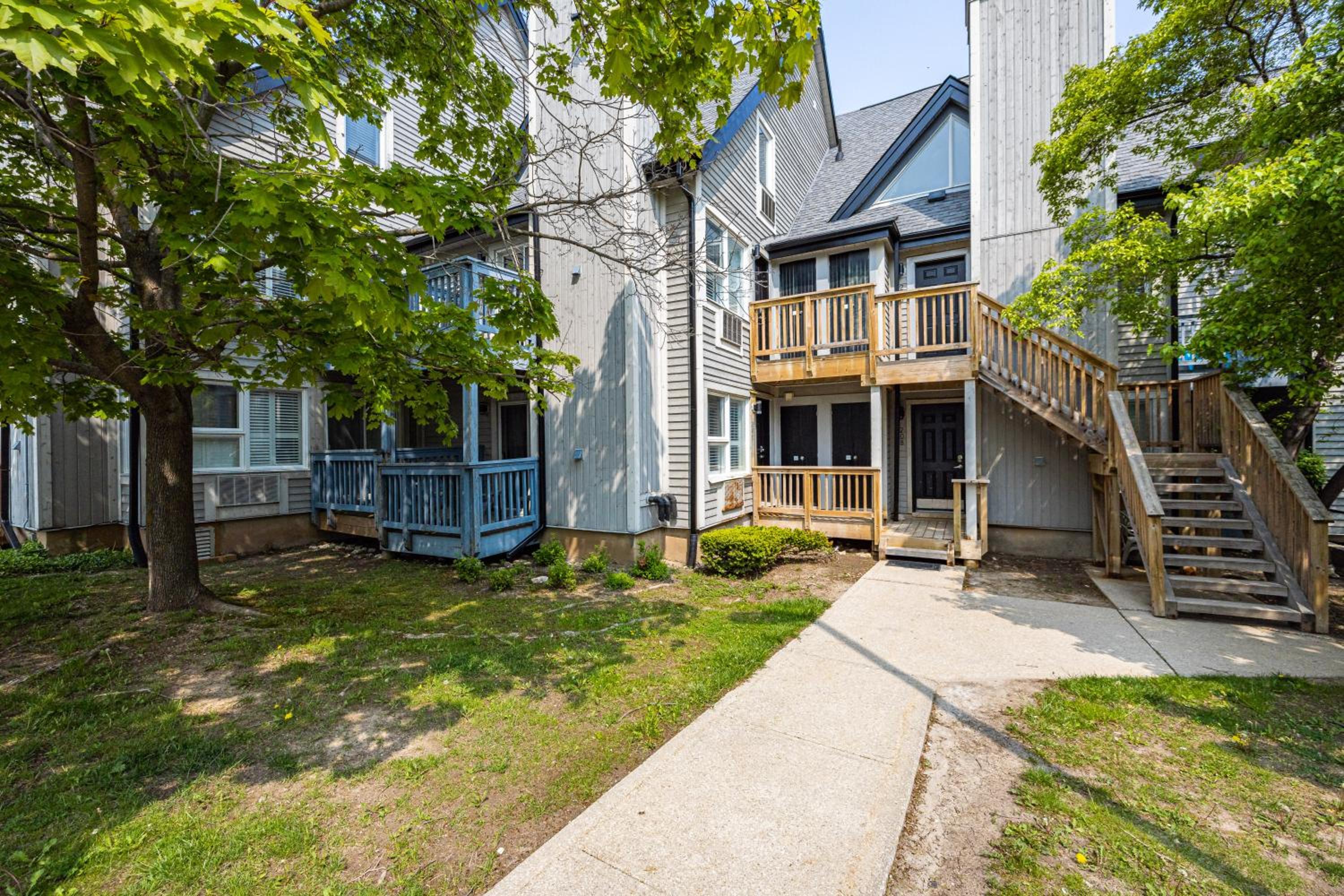 Hotel 1 Bed, 1 Bath Lovely Open Concept Resort Condo