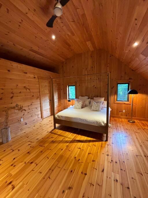 chalet Lakehouse