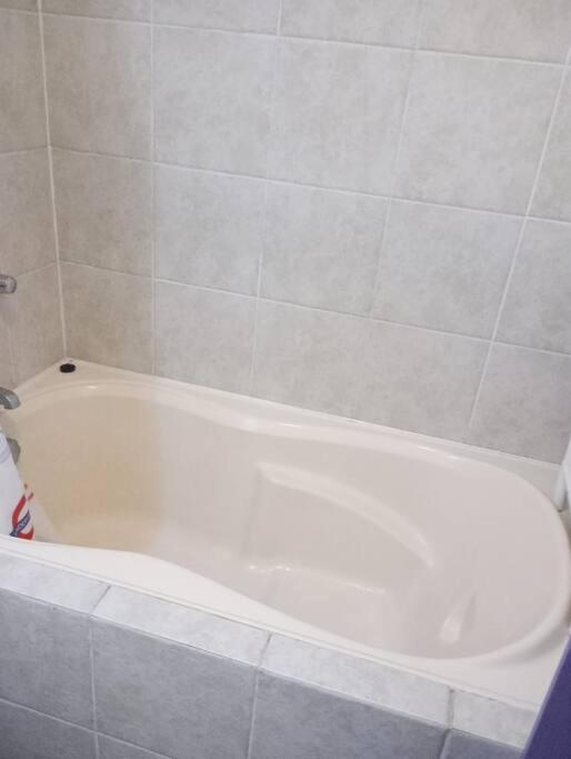 Depa Familiar en Lima — bathroom