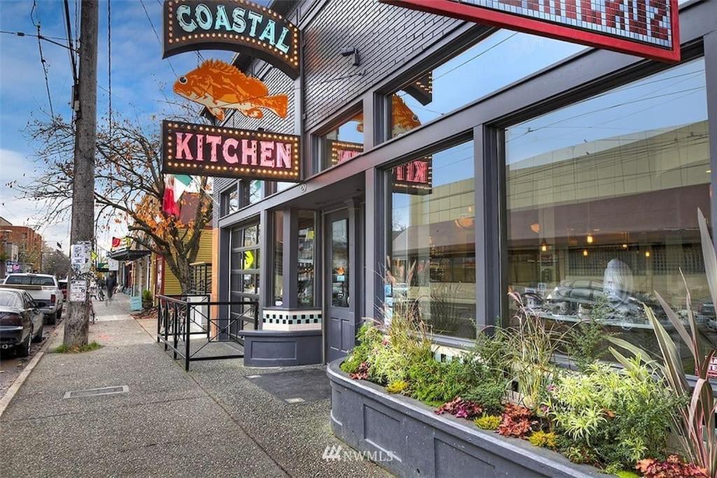 Stunning Capitol Hill 1BD Condo view 4
