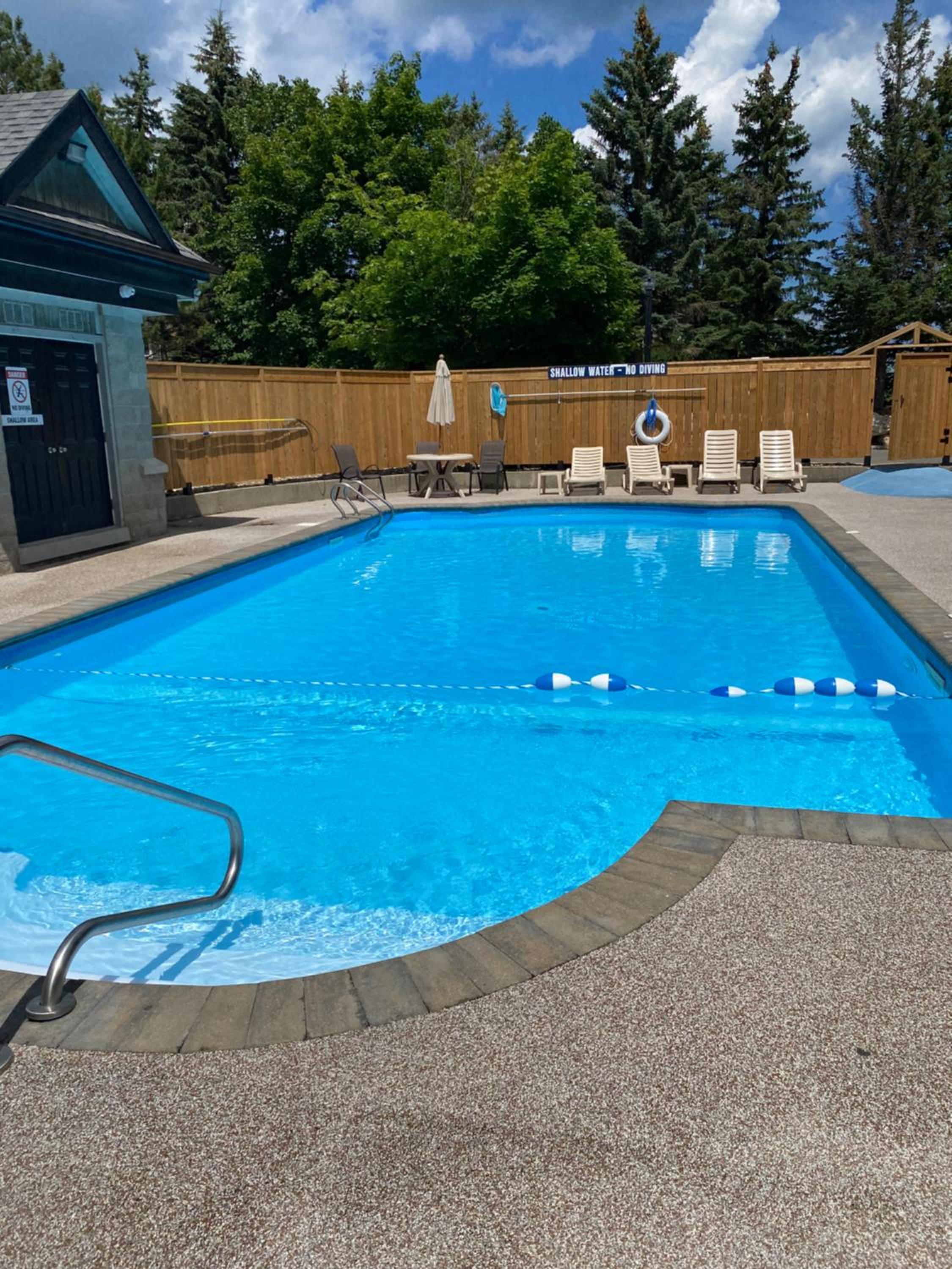 1 Bed, 1 Bath Lovely Open Concept Resort Condo