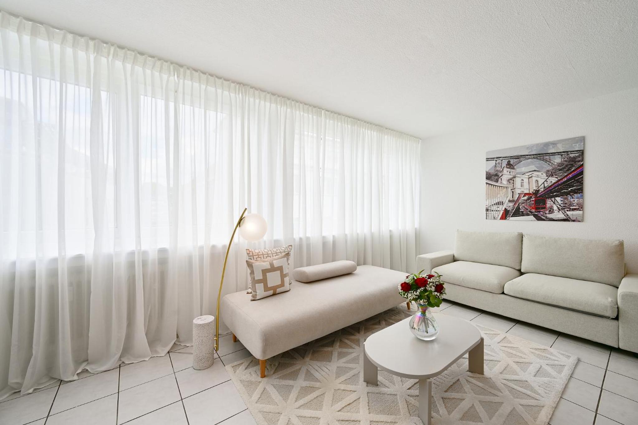 Beautiful and spacious 4-Room Apartments in City Center view 2