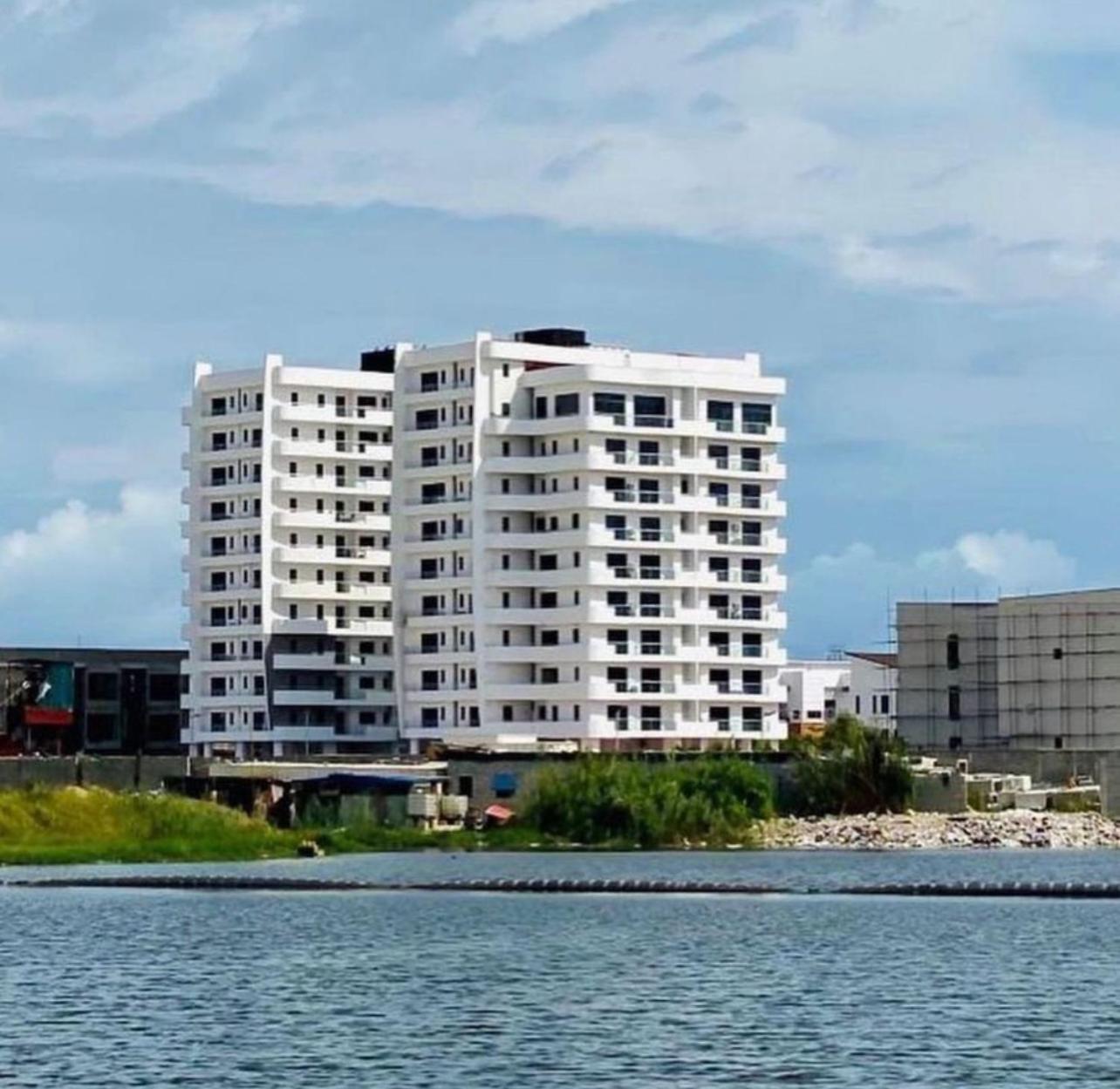 Luxury Apartment Away from Home view 4