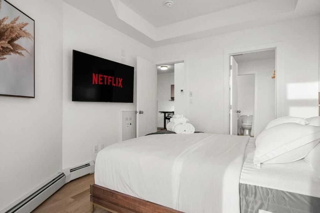 Top Rated Luxury Stay with Free Banff Access, BBQ, Netflix, Patio Dining, Sleeps 4