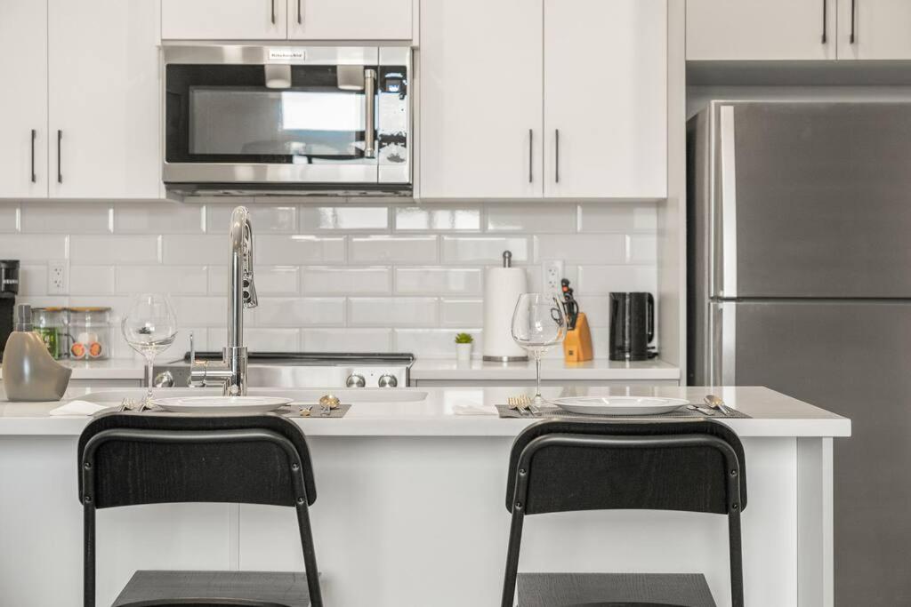 Top Rated Luxury Stay with Free Banff Access, BBQ, Netflix, Patio Dining, Sleeps 4