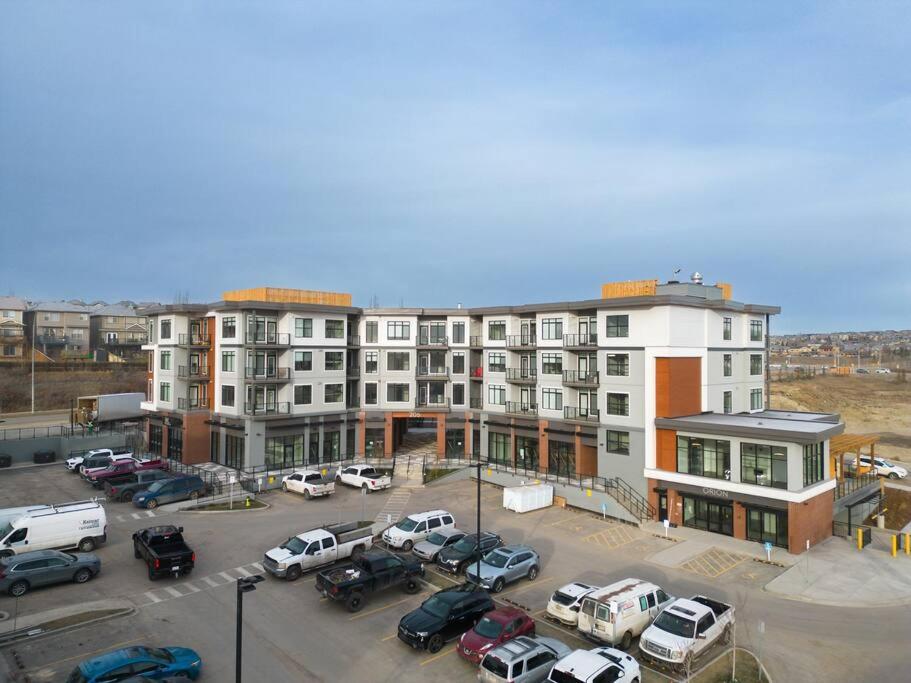 Top Rated Luxury Stay with Free Banff Access, BBQ, Netflix, Patio Dining, Sleeps 4
