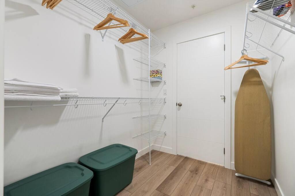 Top Rated Luxury Stay with Free Banff Access, BBQ, Netflix, Patio Dining, Sleeps 4