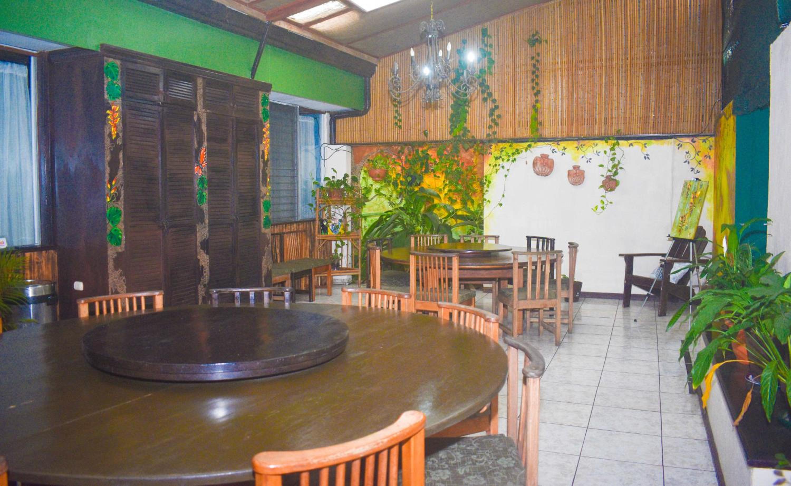 Hotel Turrialba Bed & Breakfast - Image 1