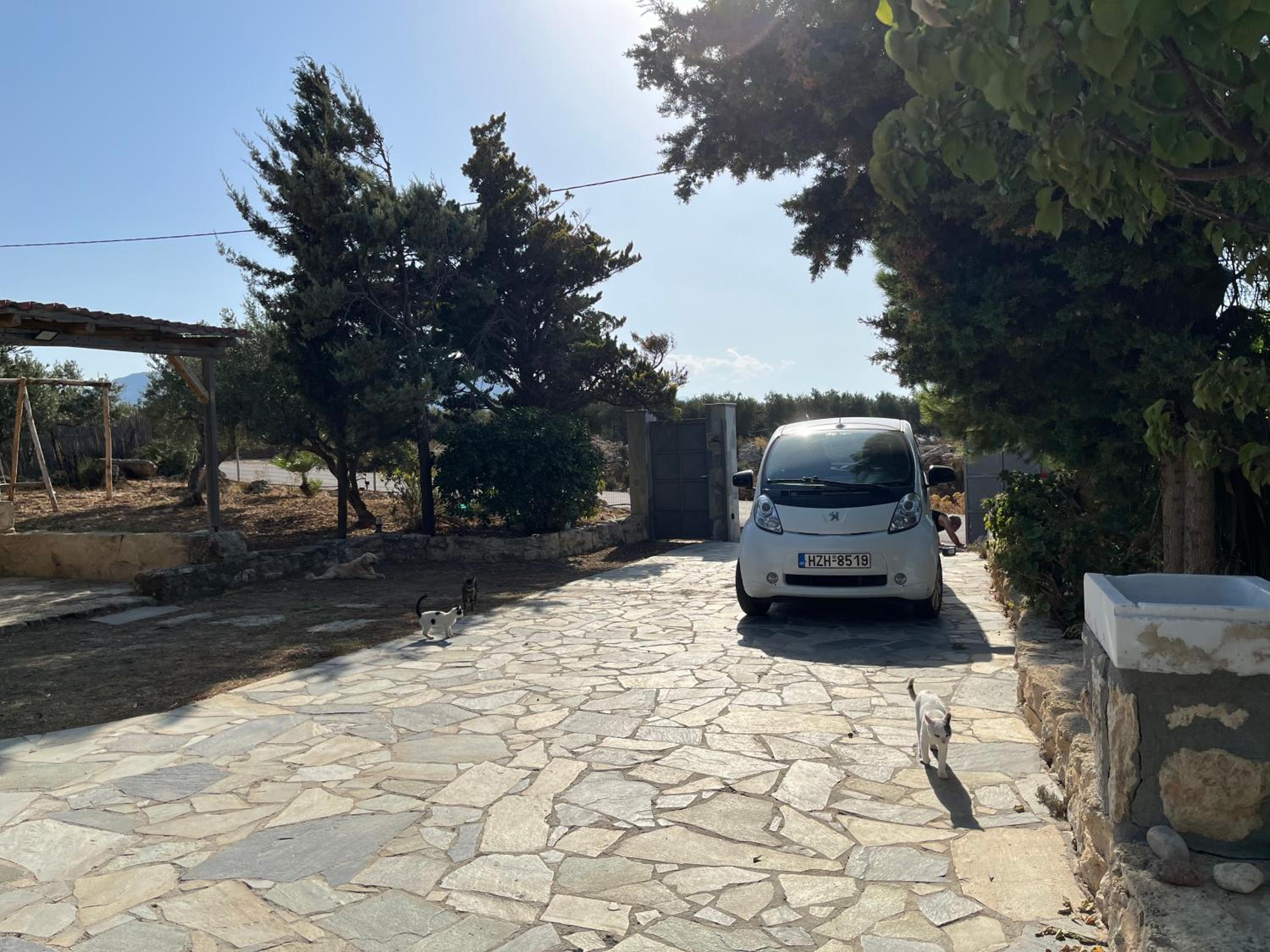 Aletraki -Off-Grid Retreat Above Heraklion, Peaceful Views view 3