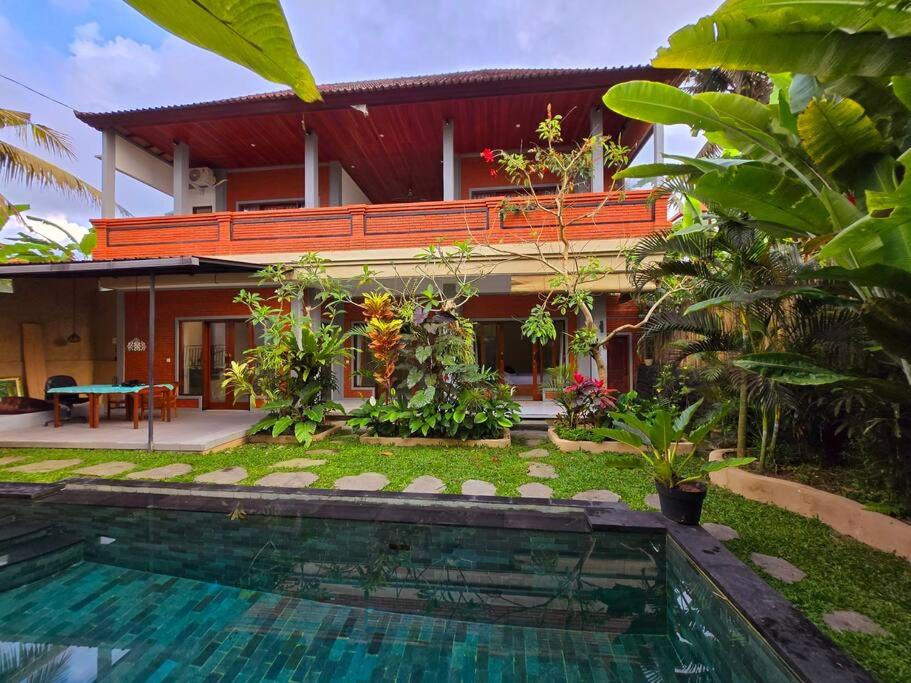 Villa Sari