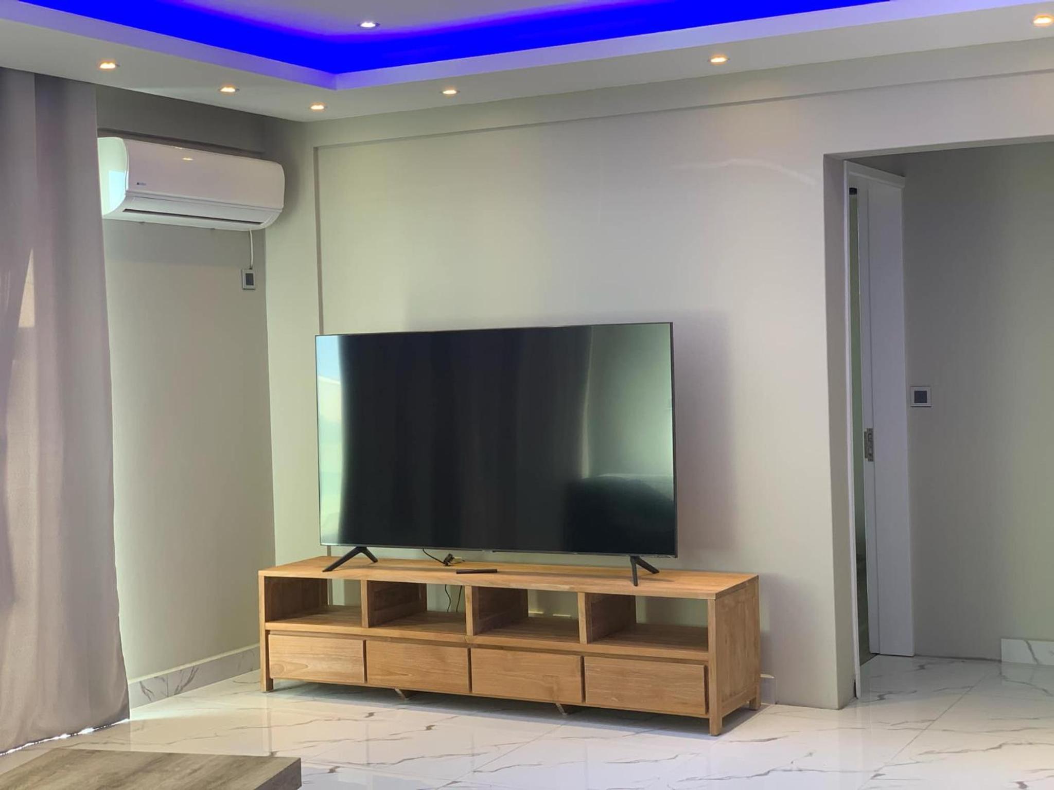 3 BD Luxury Beachfront Penthouse