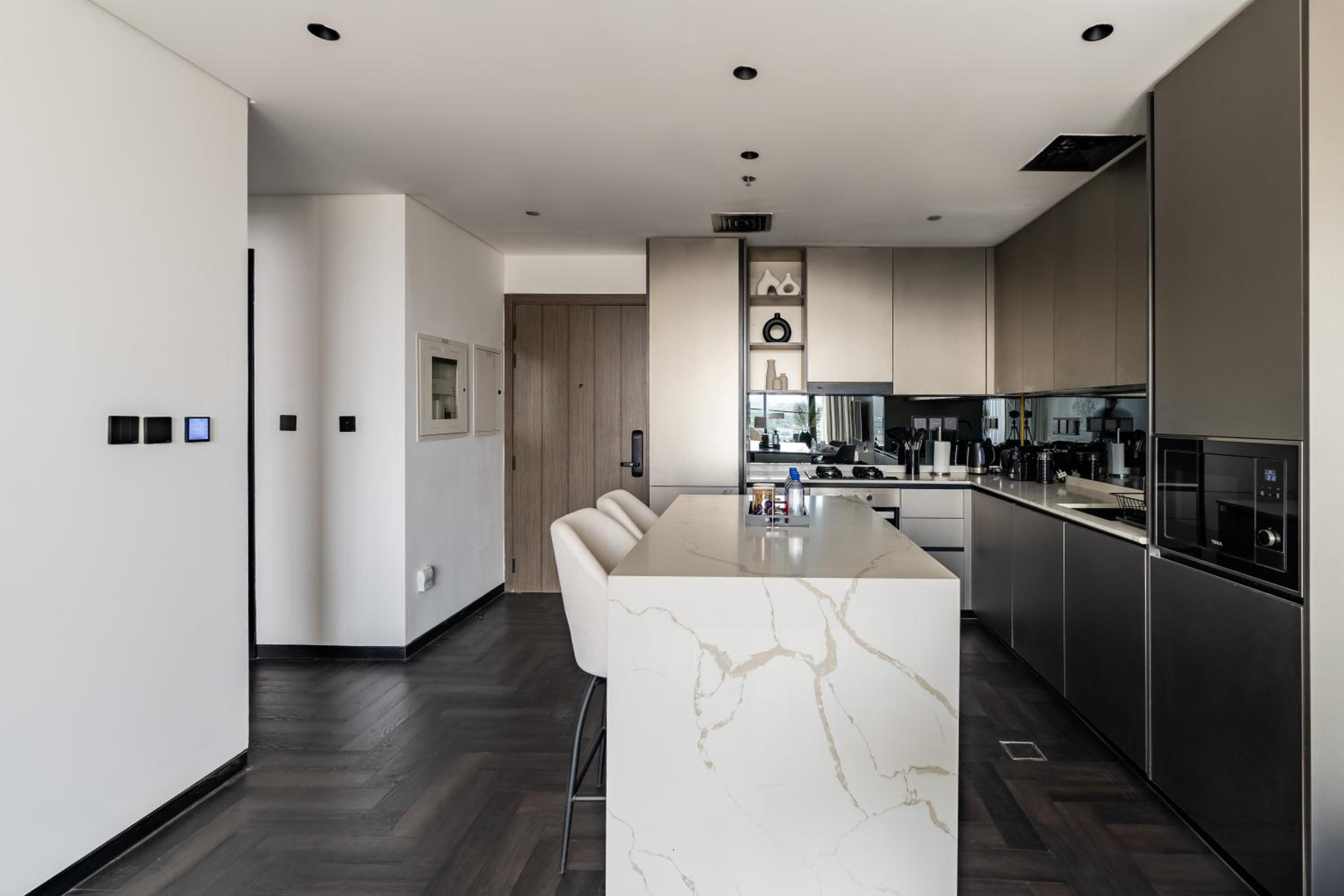 Stylish 1BR with Dubai Skyline & Burj Khalifa View