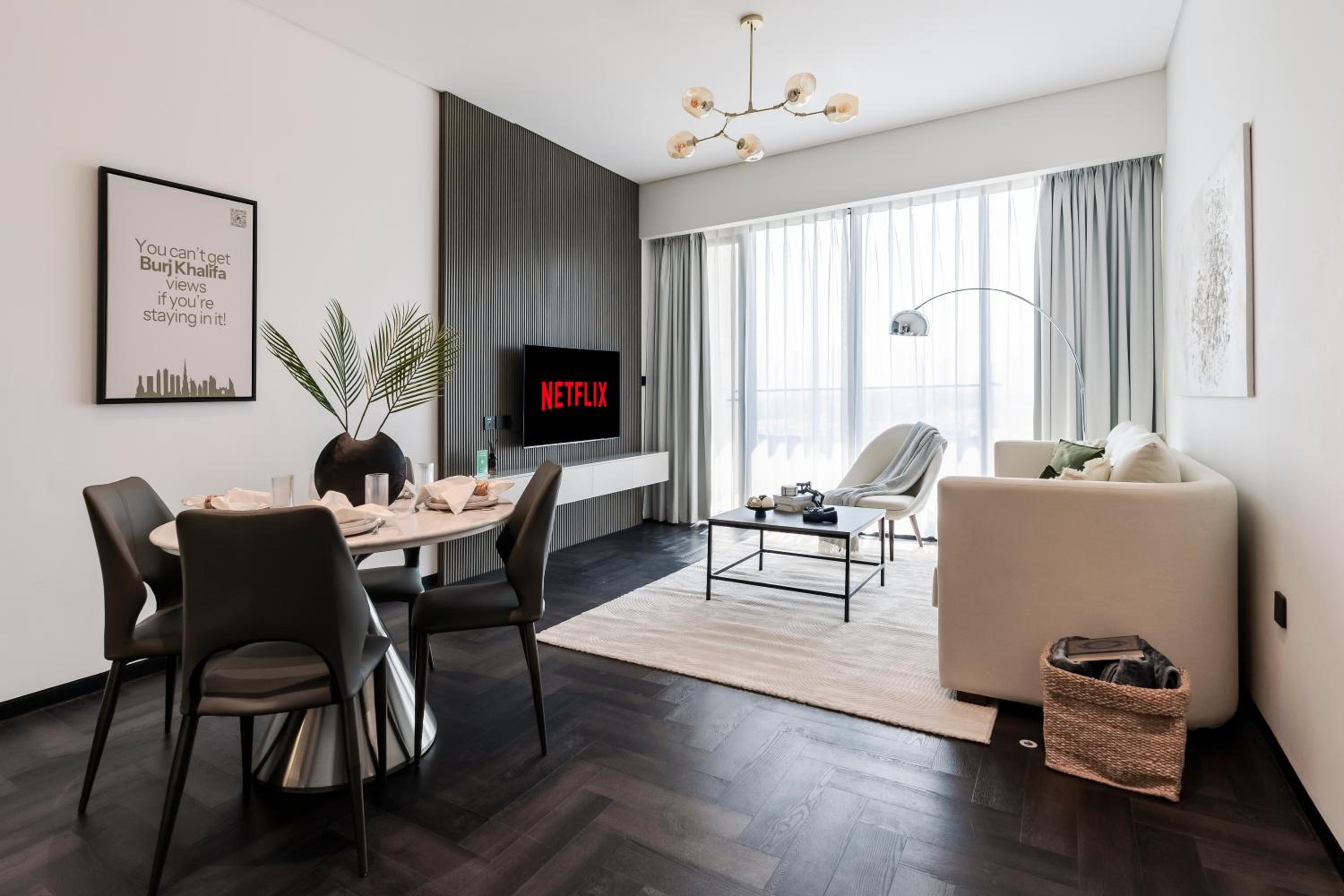 Stylish 1BR with Dubai Skyline & Burj Khalifa View