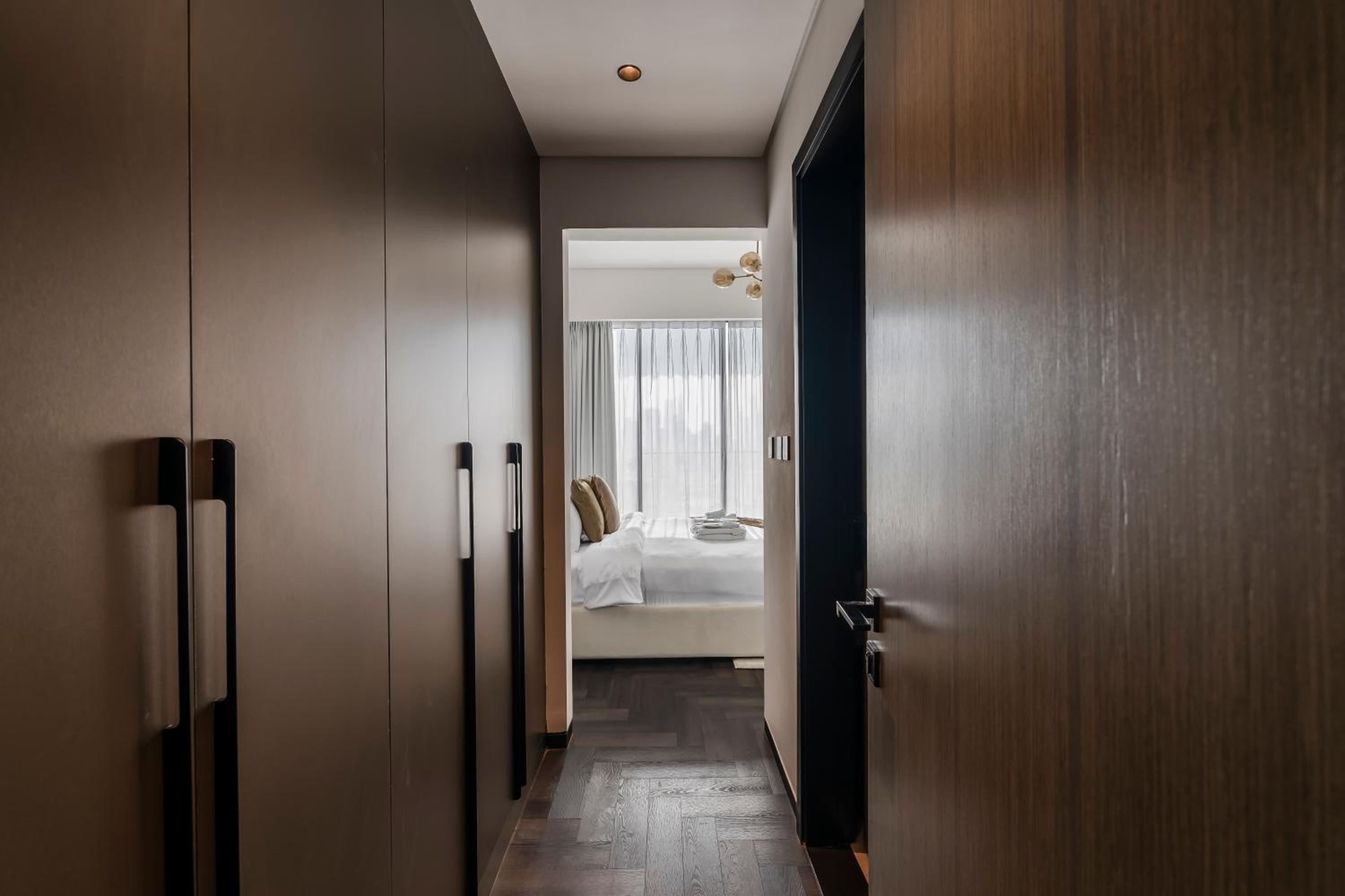 Stylish 1BR with Dubai Skyline & Burj Khalifa View