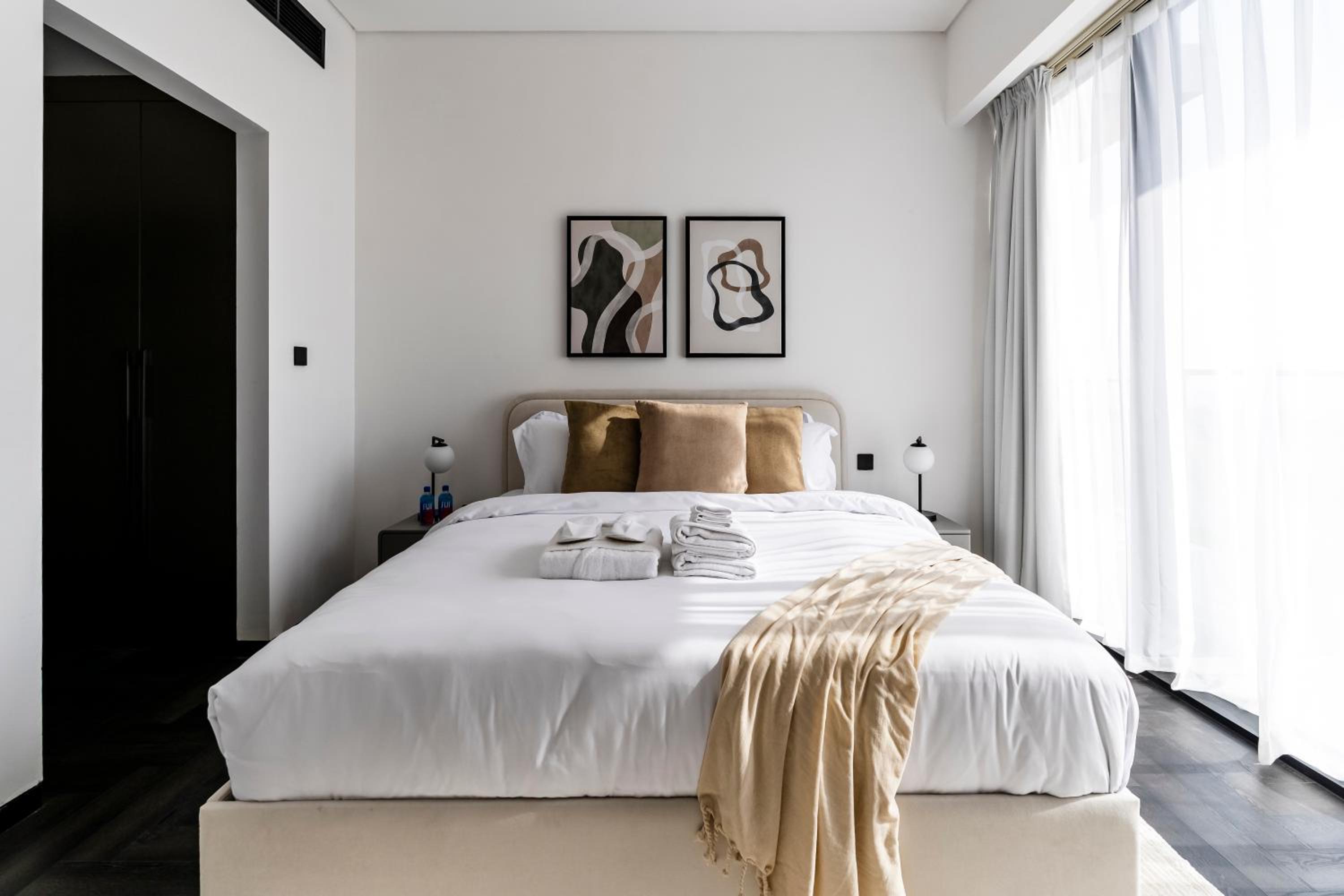 Stylish 1BR with Dubai Skyline & Burj Khalifa View