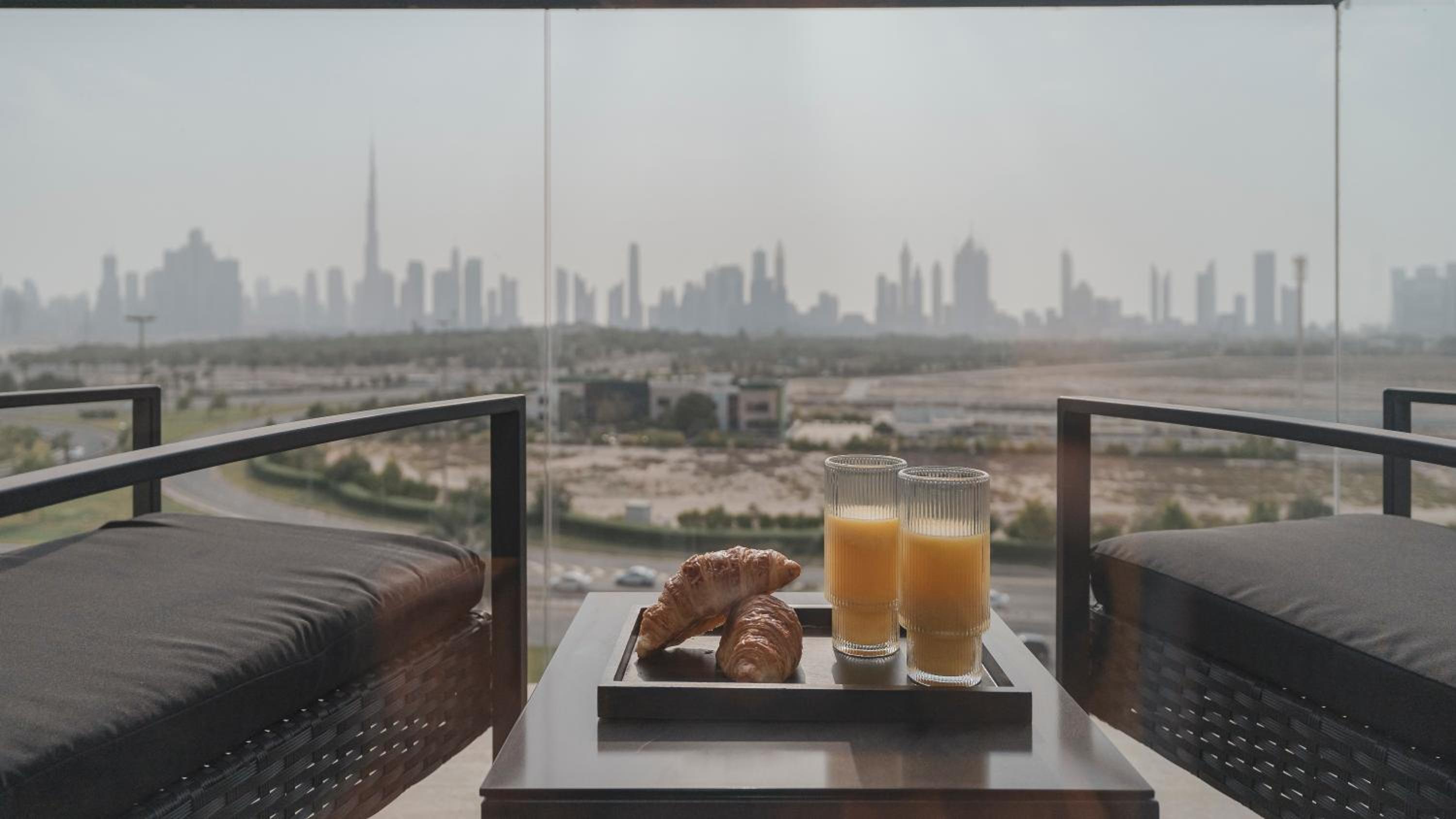 Stylish 1BR with Dubai Skyline & Burj Khalifa View