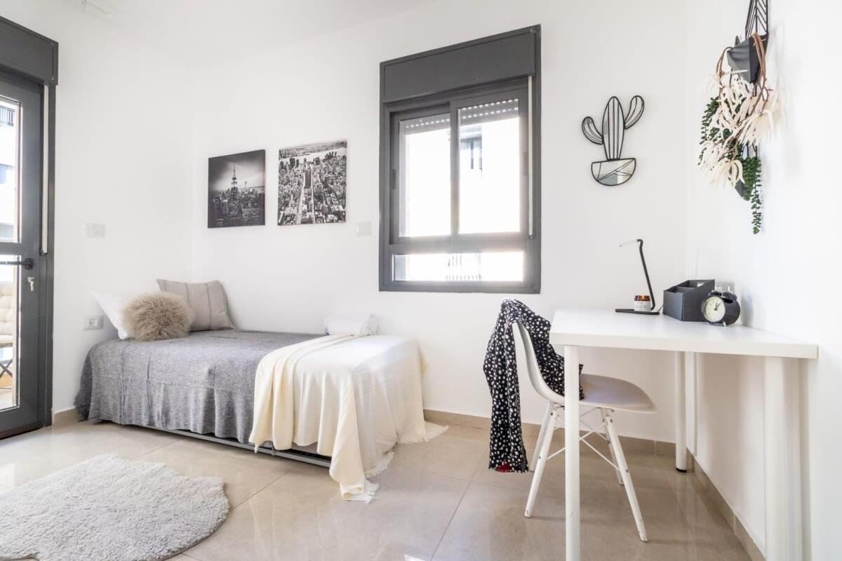 Luxury 4 Bedroom With Amazing View In Ramat Sharet Bayt Vegan, photo 38