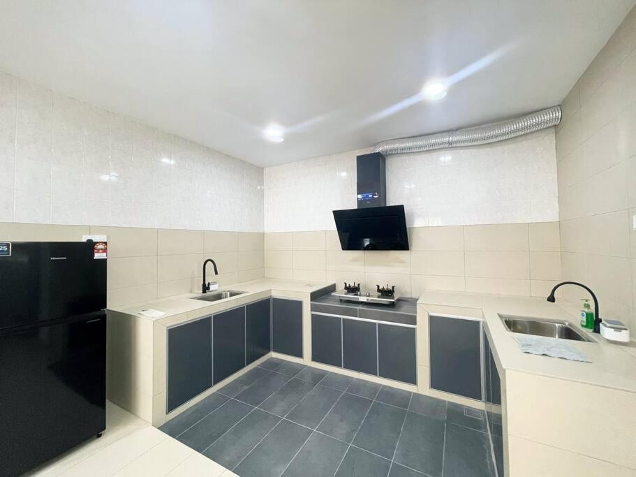 Corner Lots 4-5BR Austin 10mins 17pax Event BBQ