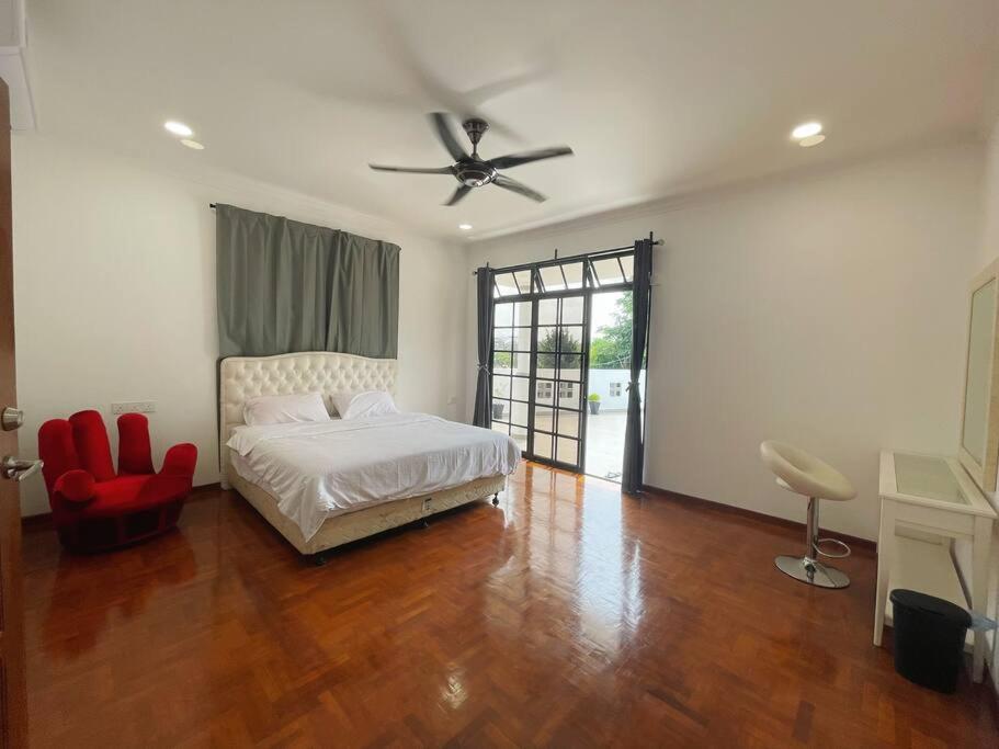 Corner Lots 4-5BR Austin 10mins 17pax Event BBQ