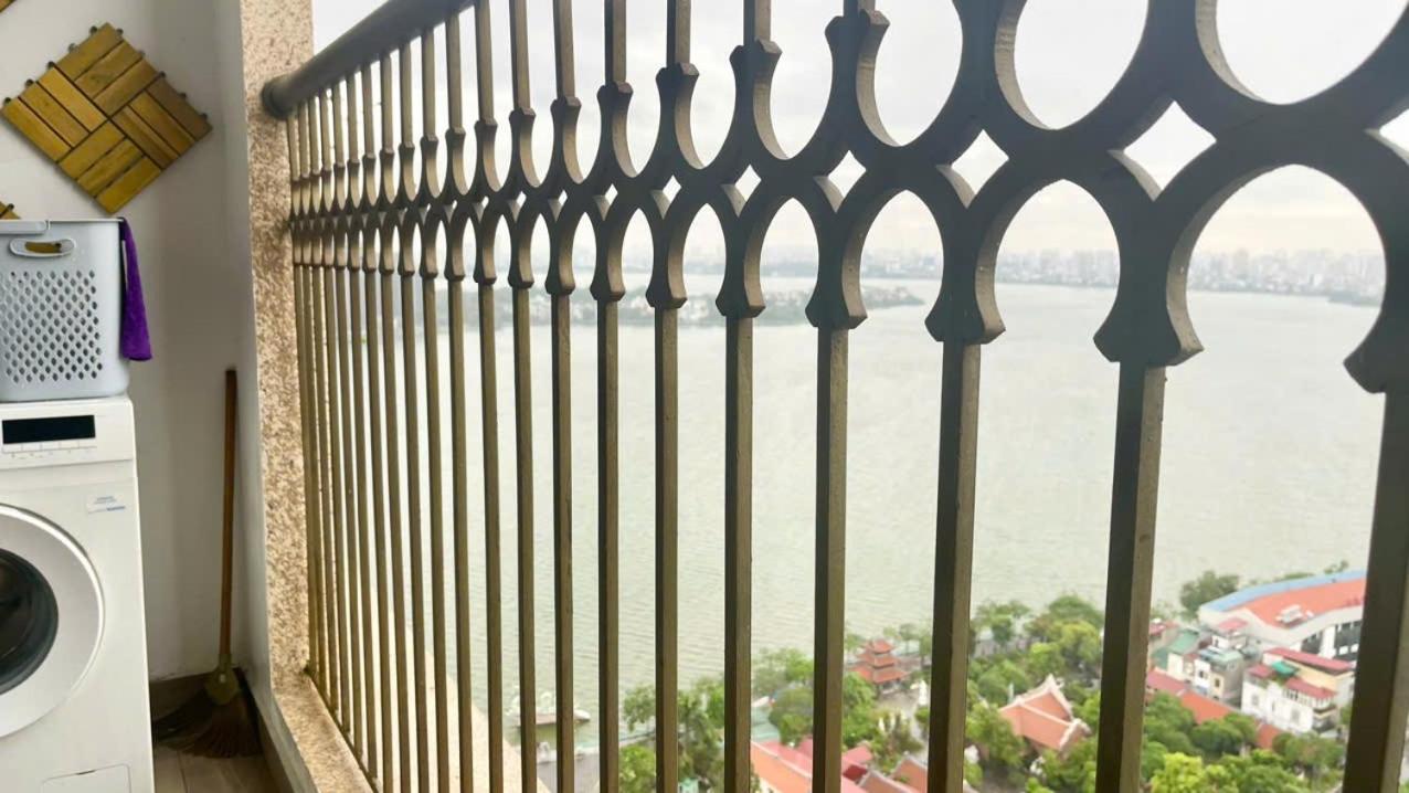 iHome Luxury Apartment in D'eldorado tower