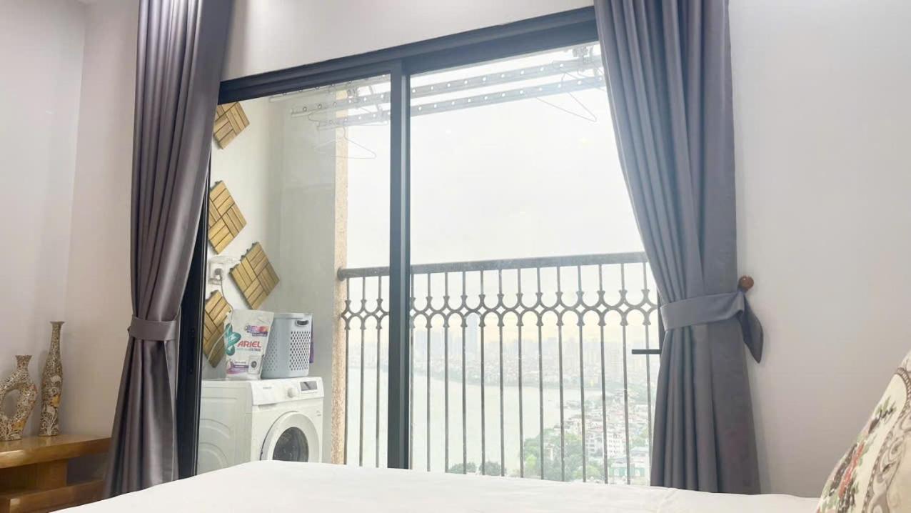 iHome Luxury Apartment in D'eldorado tower