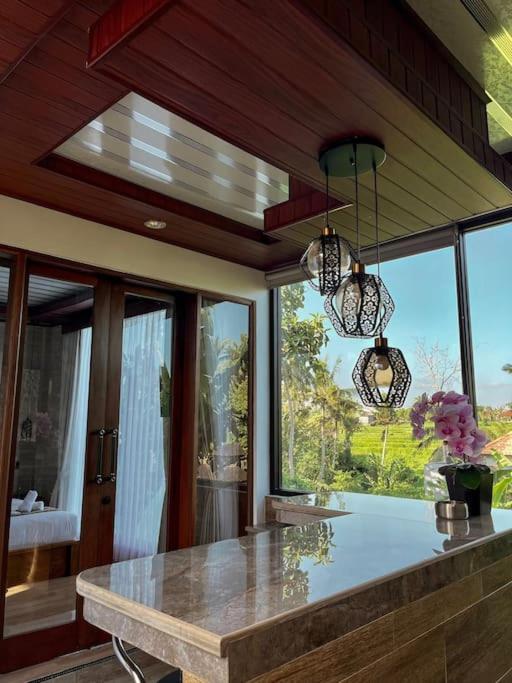 Tori Klumpu, 3 BR artistic villa, dual views near Ubud view 4
