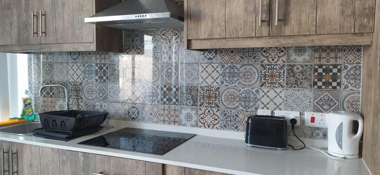 Bright and Convenient Penthouse in Central Malta view 4