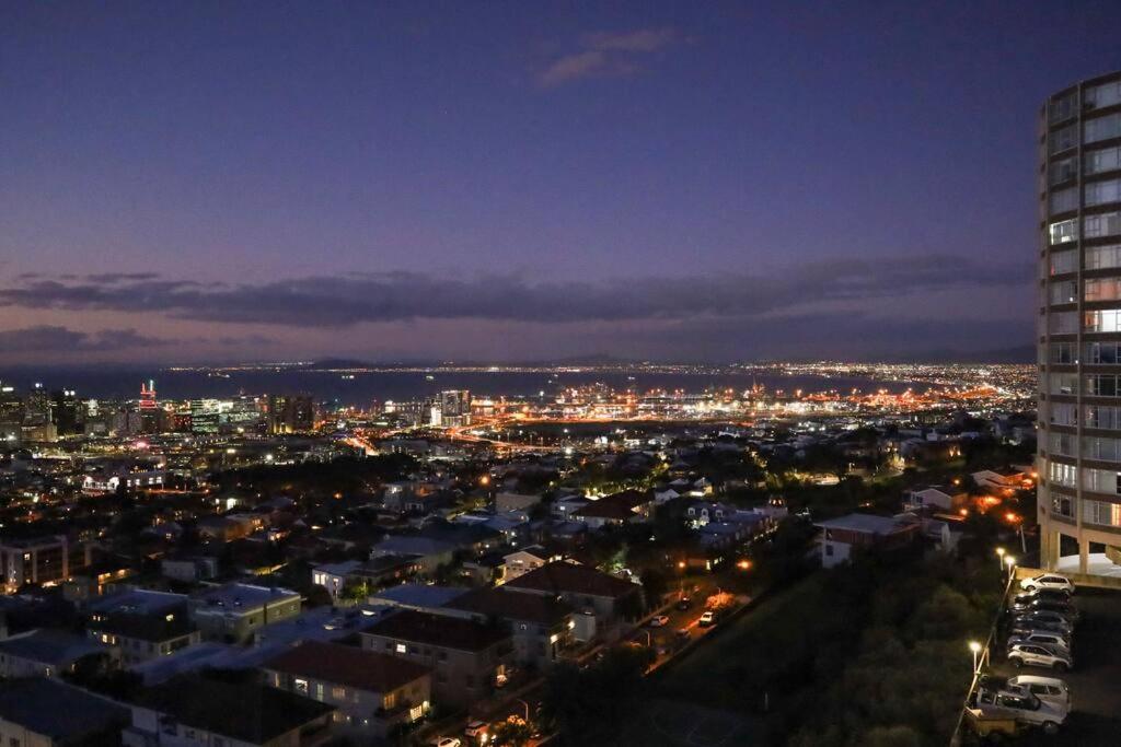 Table Mountain Retreat, Hike, Sea and City Views view 2