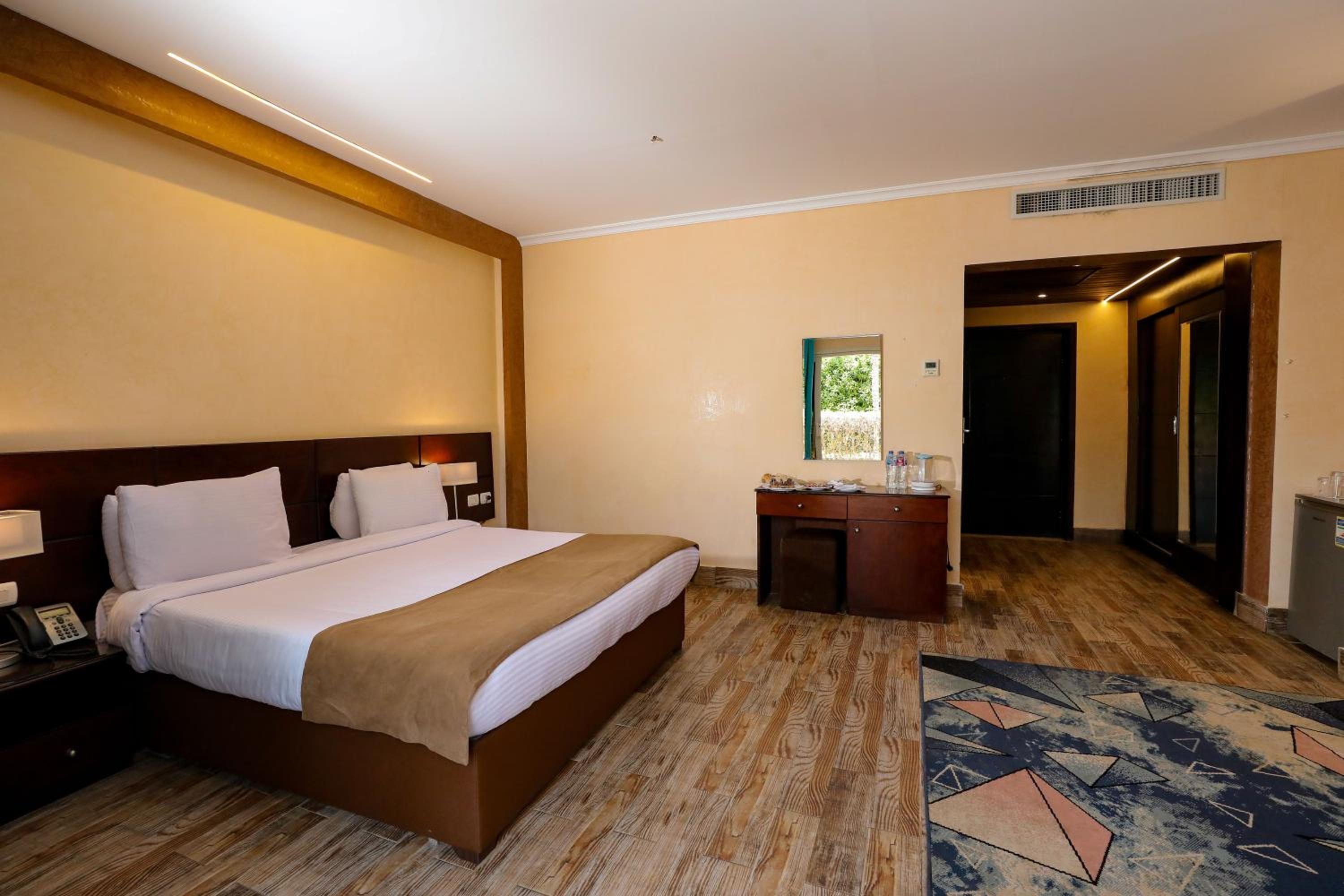 ByootBay Resort & Club