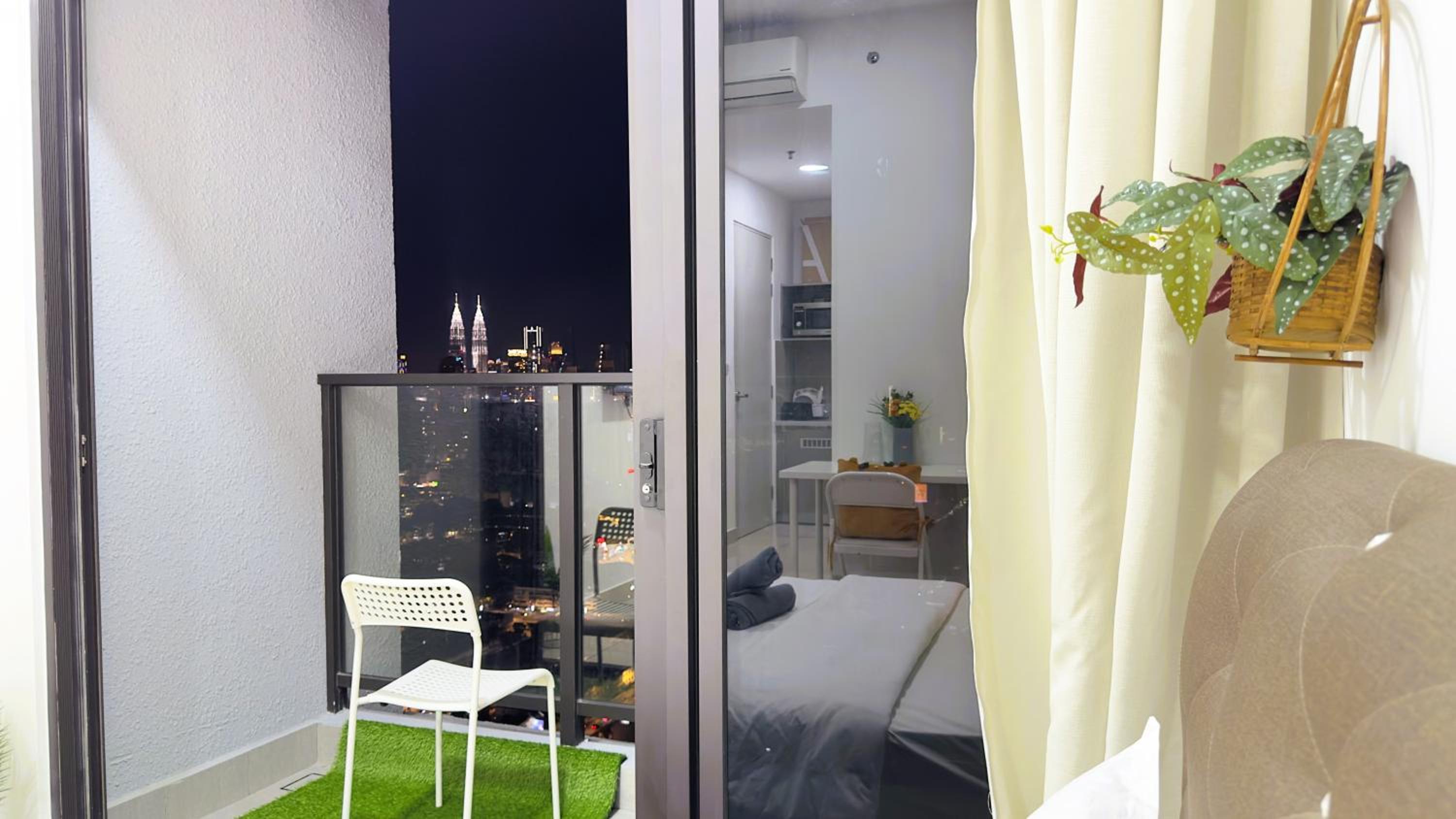Couple nest studio with KLCC view Balcony Trion A4309KL