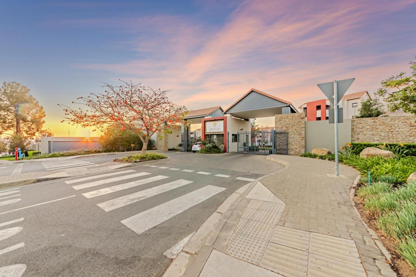 Hotel Bloom Modern Apartment - Image 1