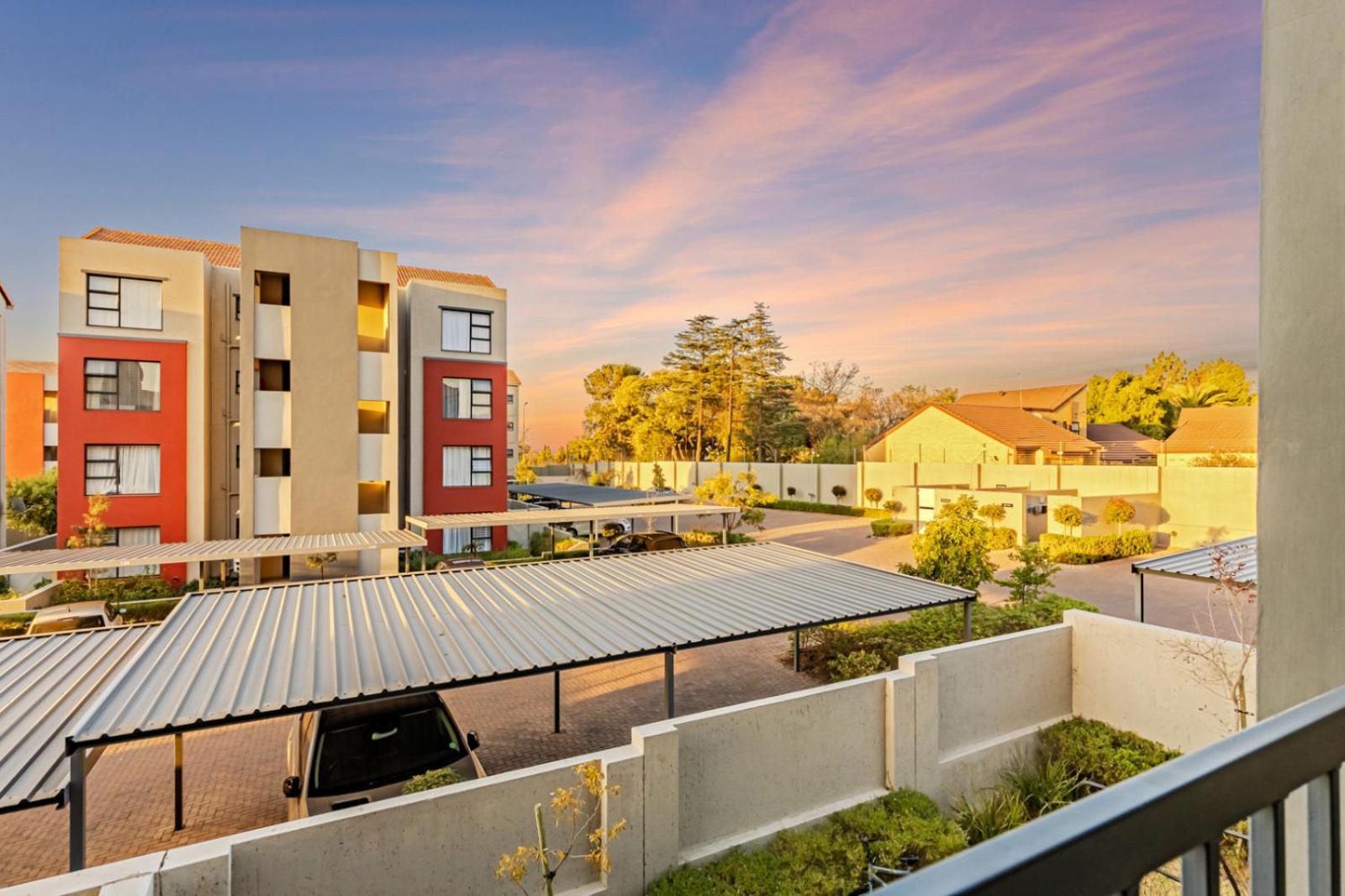 Bloom Modern Apartment view 4