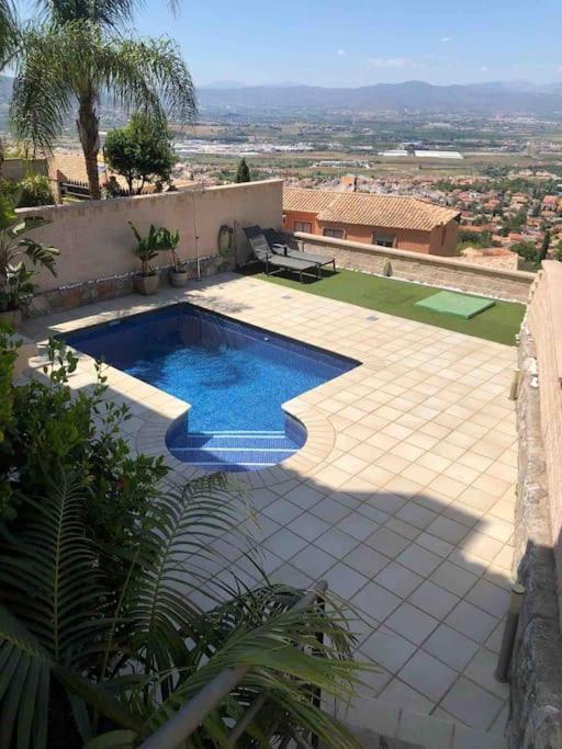 Preciosa casa con piscina