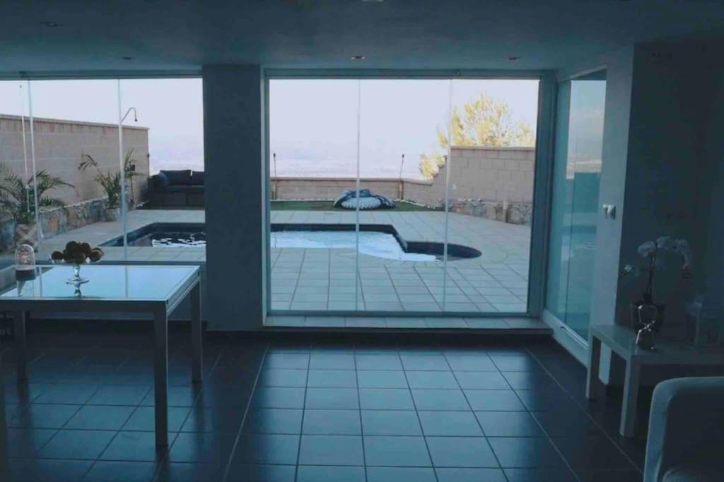 Preciosa casa con piscina