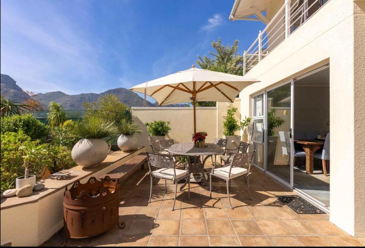 Great views, Pool, light filled house in Cape Town view 2