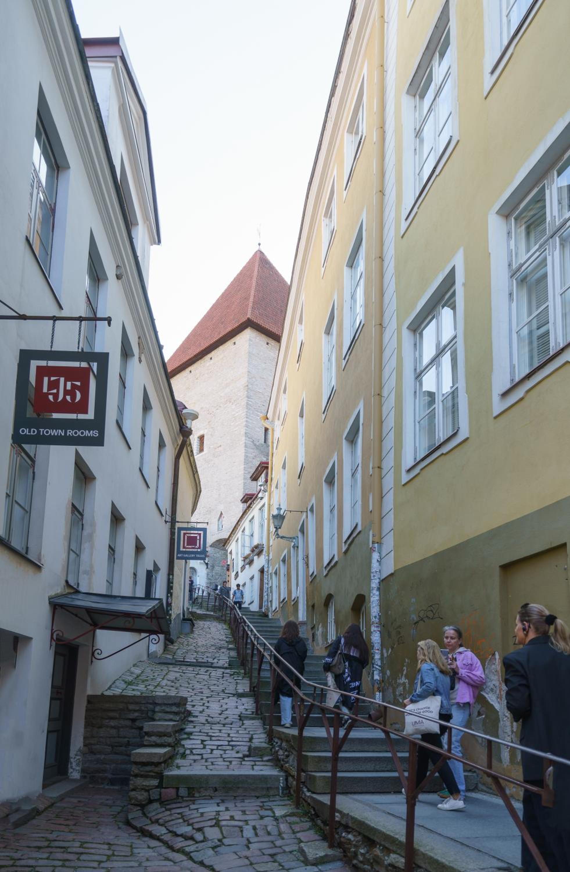 Tallinn Vacations - The Great American Gallery - Property Image 11