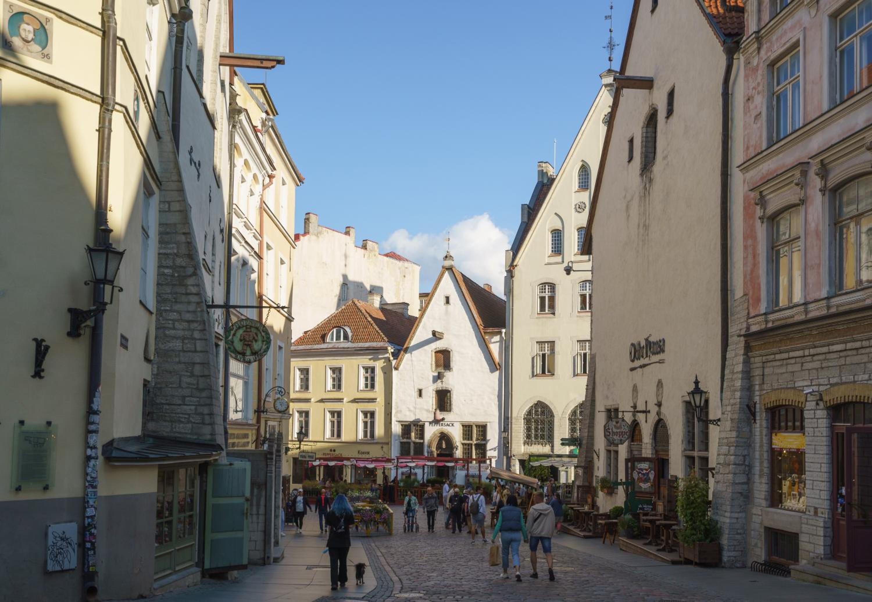 Tallinn Vacations - The Great American Gallery - Property Image 13
