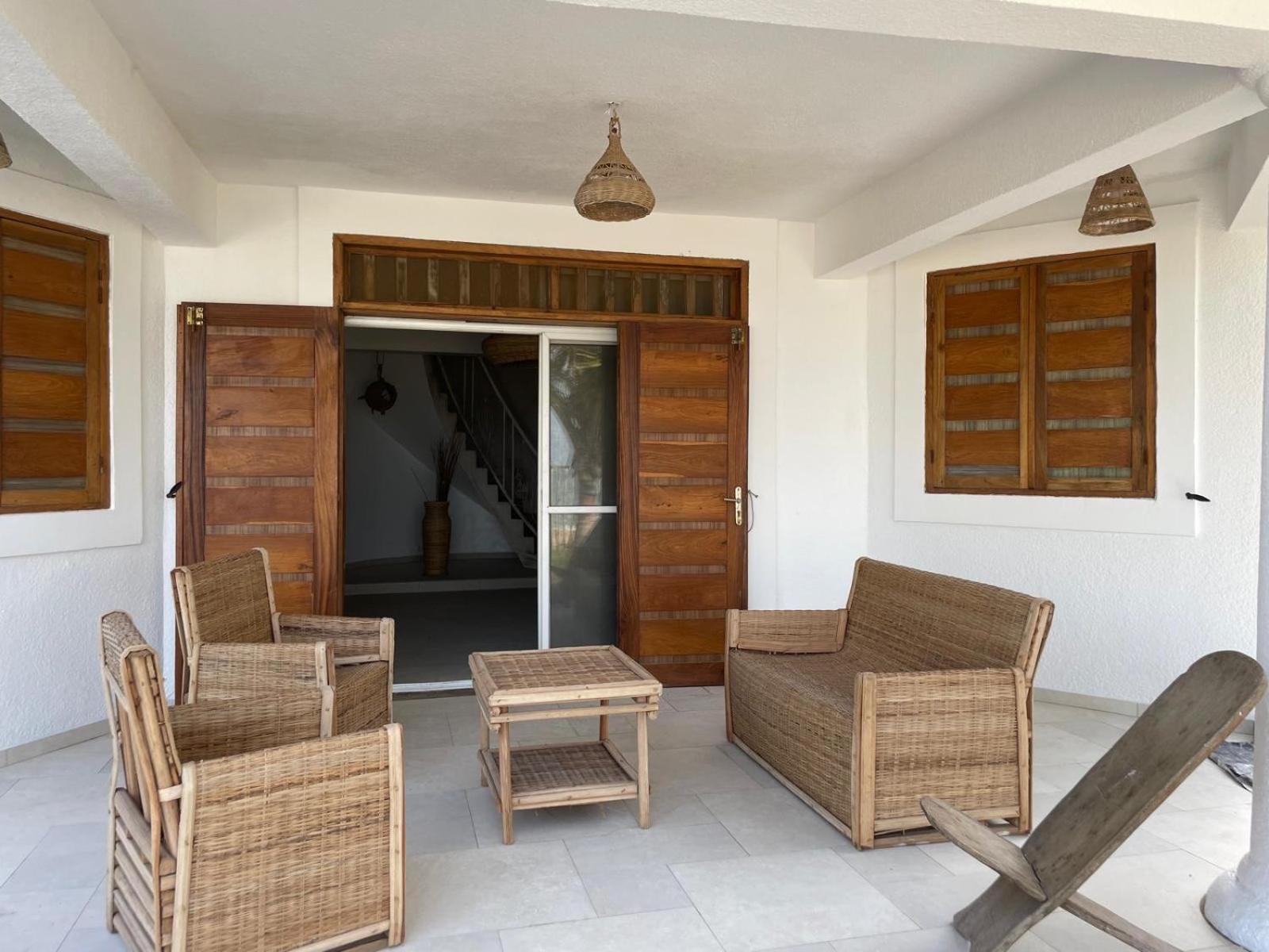 casa laurema villa pied dans l eau saly view 4