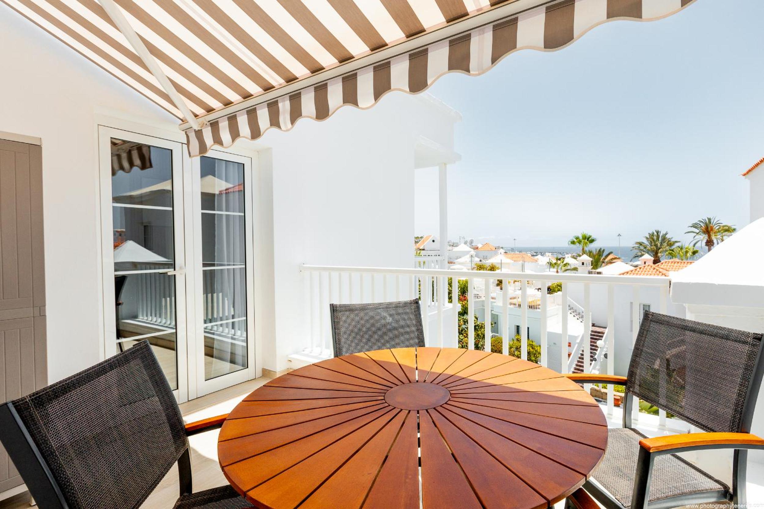 Spacious apartment with ocean view