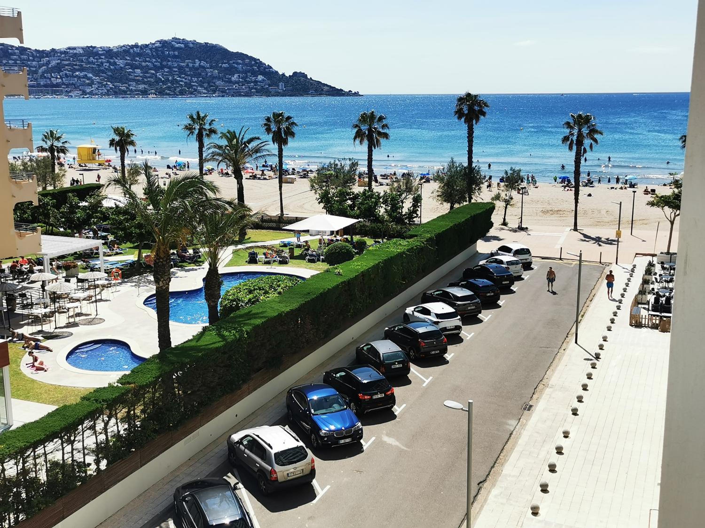 Spacieux Appartement Rose front mer et piscine