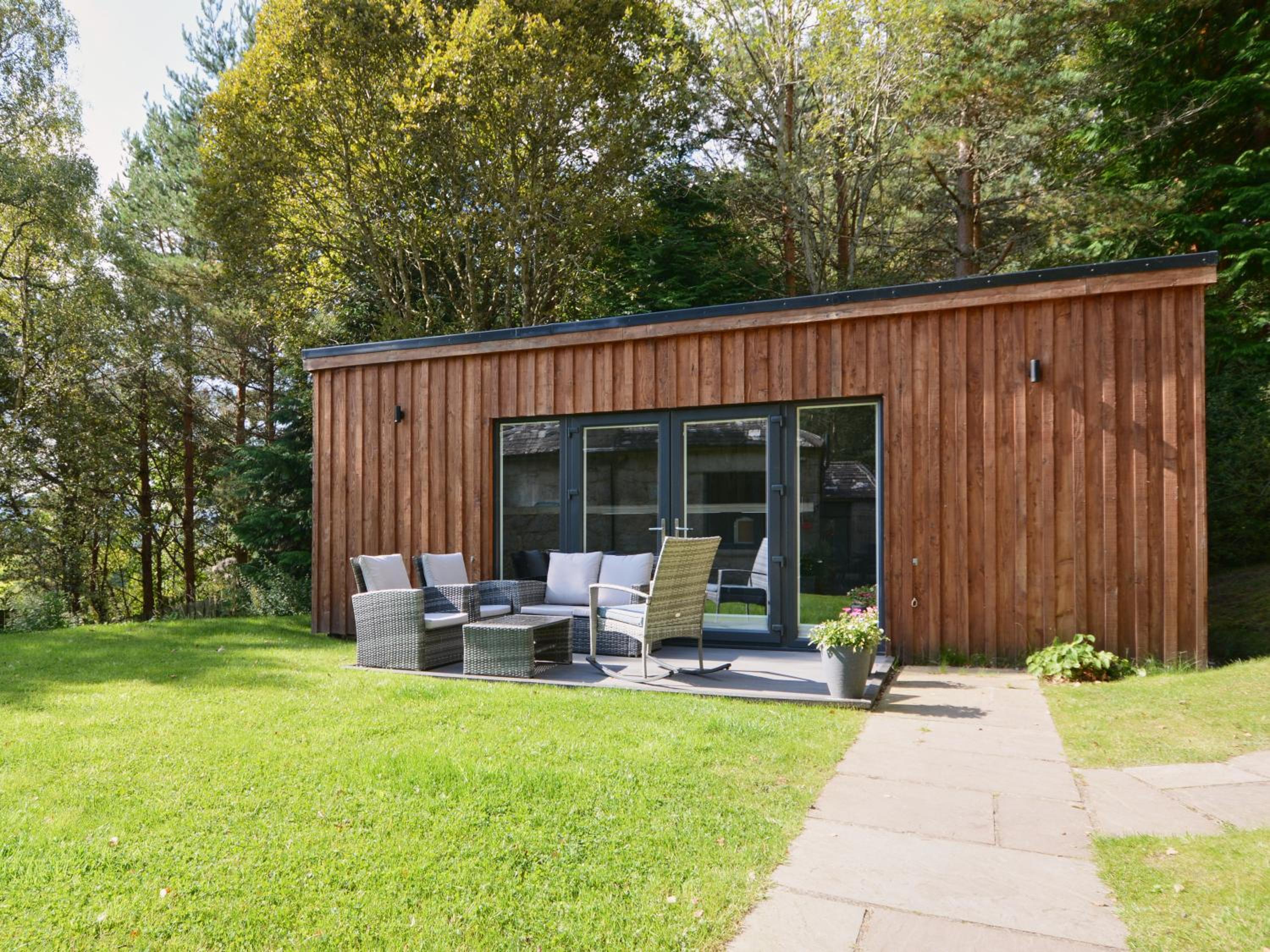 Wester Curr Cottage - Luxury 5-Star Cottage with Private Pool & Hot Tub view 4