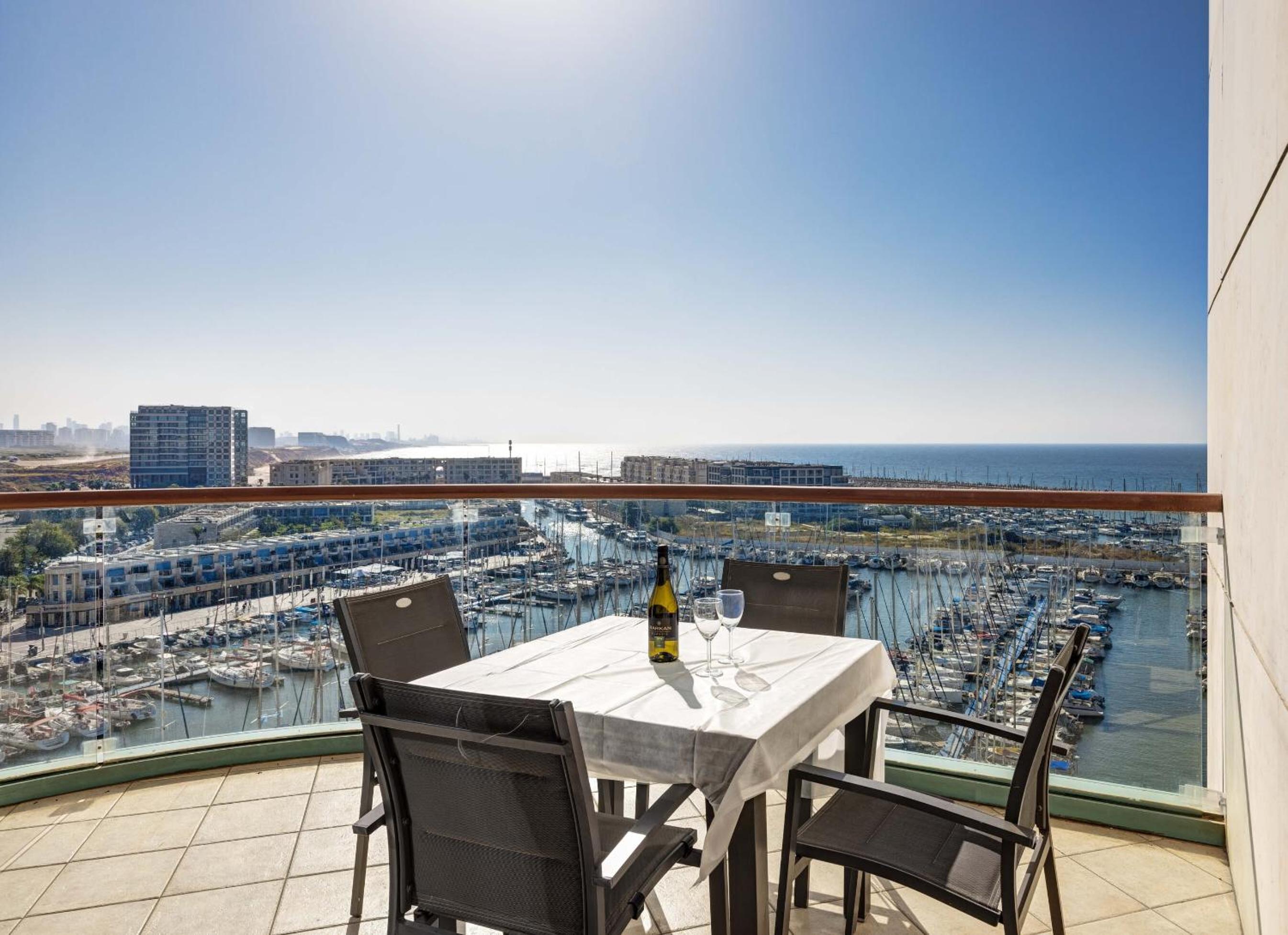 Marina view 2bd Luxury Ap view 2
