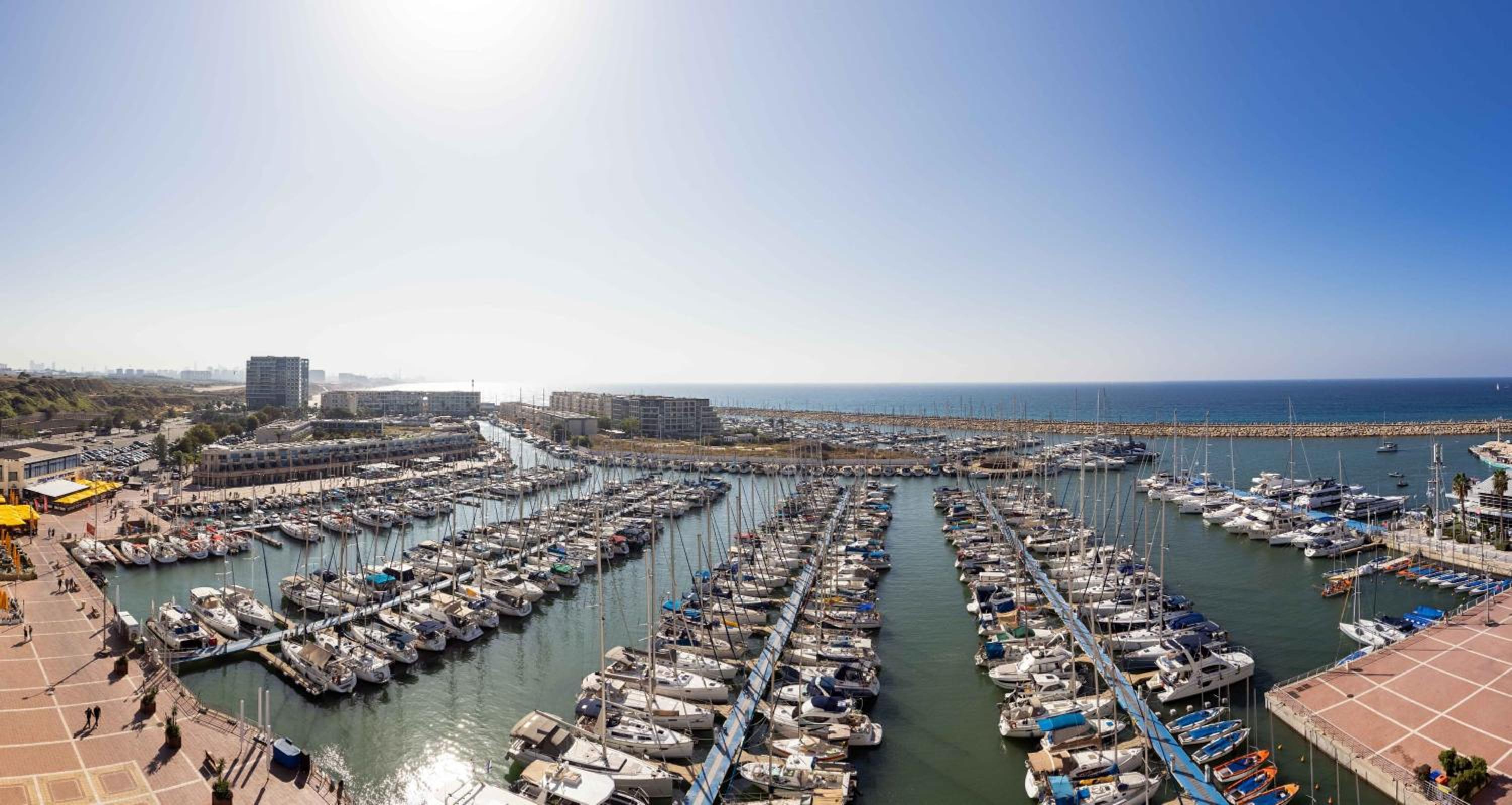 Marina view 2bd Luxury Ap view 5