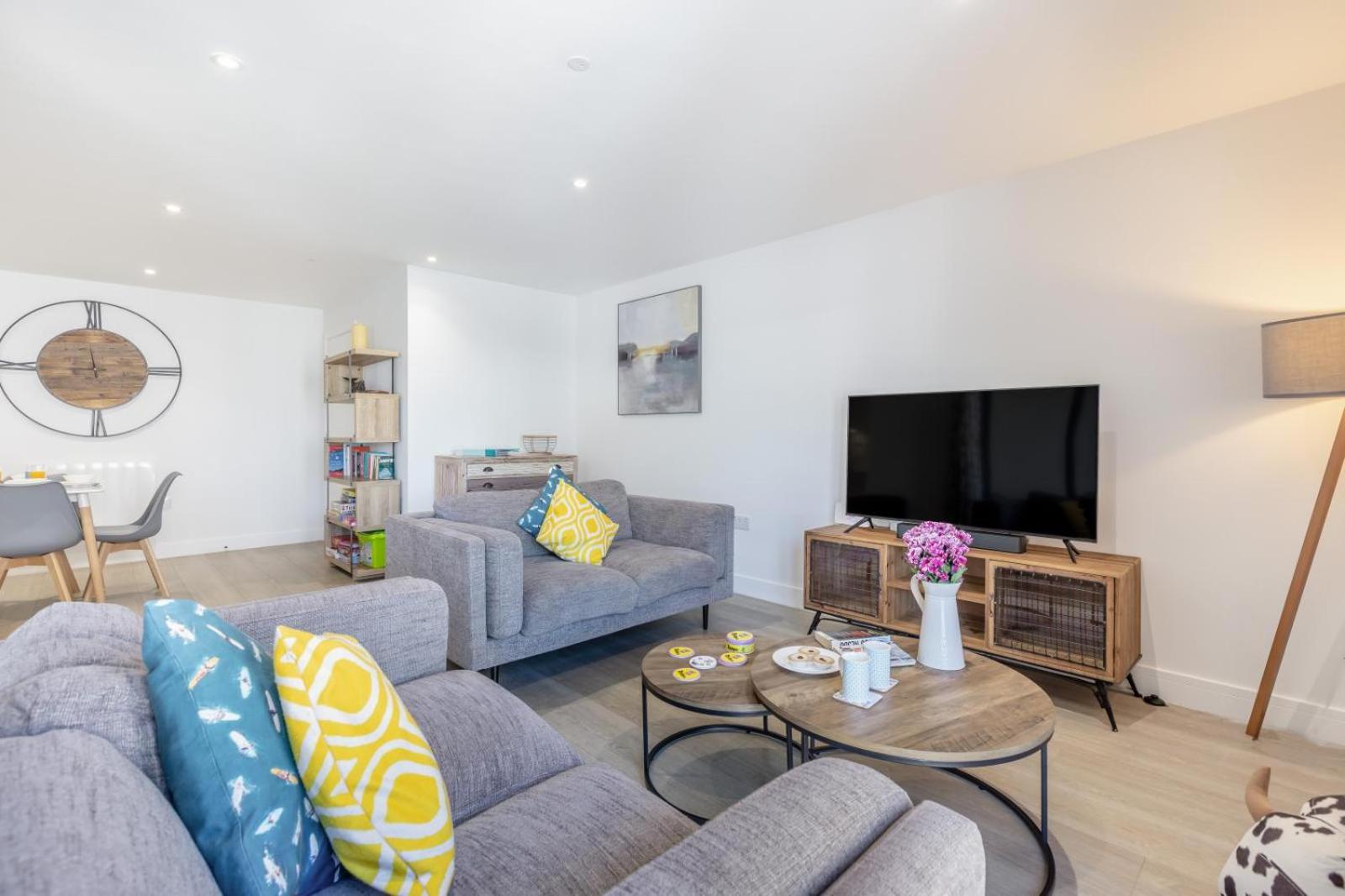 8 Middlecombe - Luxury Apartment at Byron Woolacombe, only 4 minute walk to Woolacombe Beach! view 4