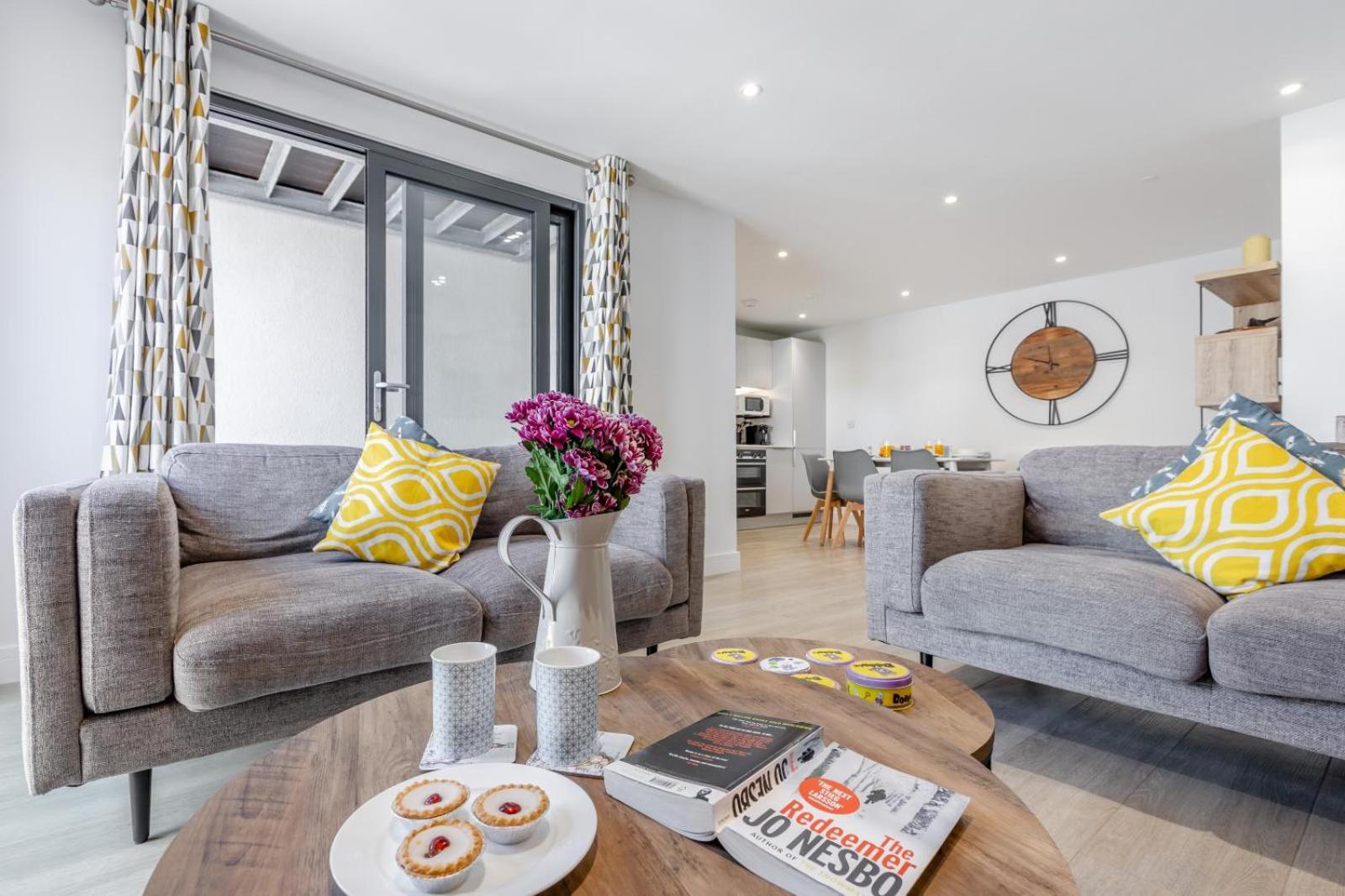 8 Middlecombe - Luxury Apartment at Byron Woolacombe, only 4 minute walk to Woolacombe Beach! view 3