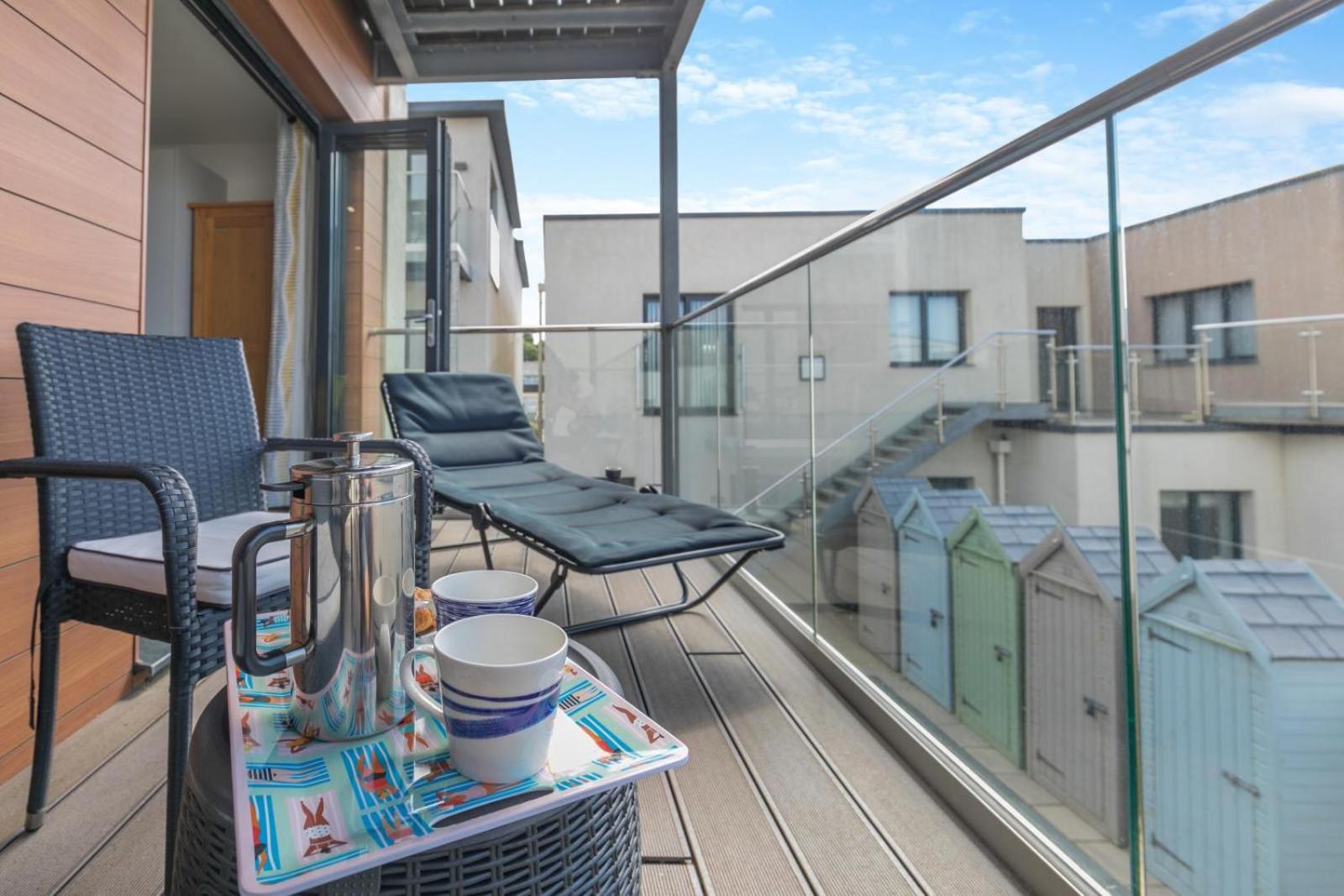 7 Middlecombe - Luxury Apartment at Byron Woolacombe, only 4 minute walk to Woolacombe Beach! view 4